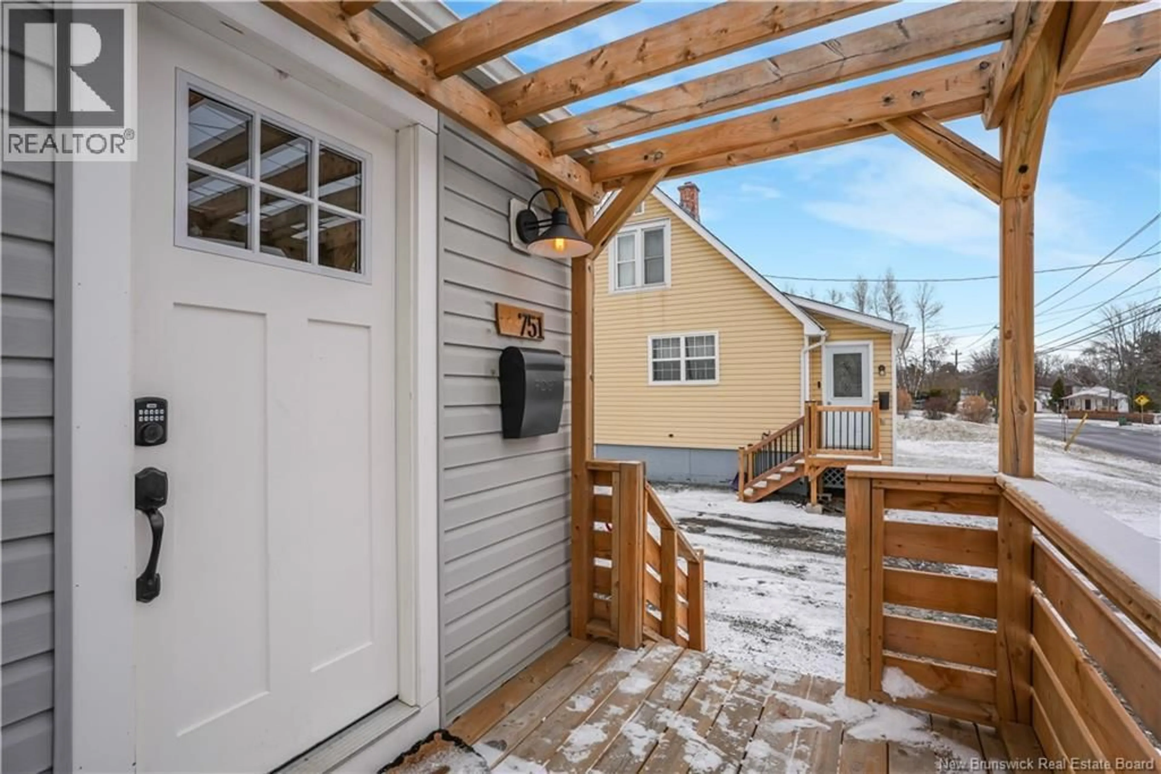 Indoor entryway for 751 MACLAREN AVENUE, Fredericton New Brunswick E3A3L4