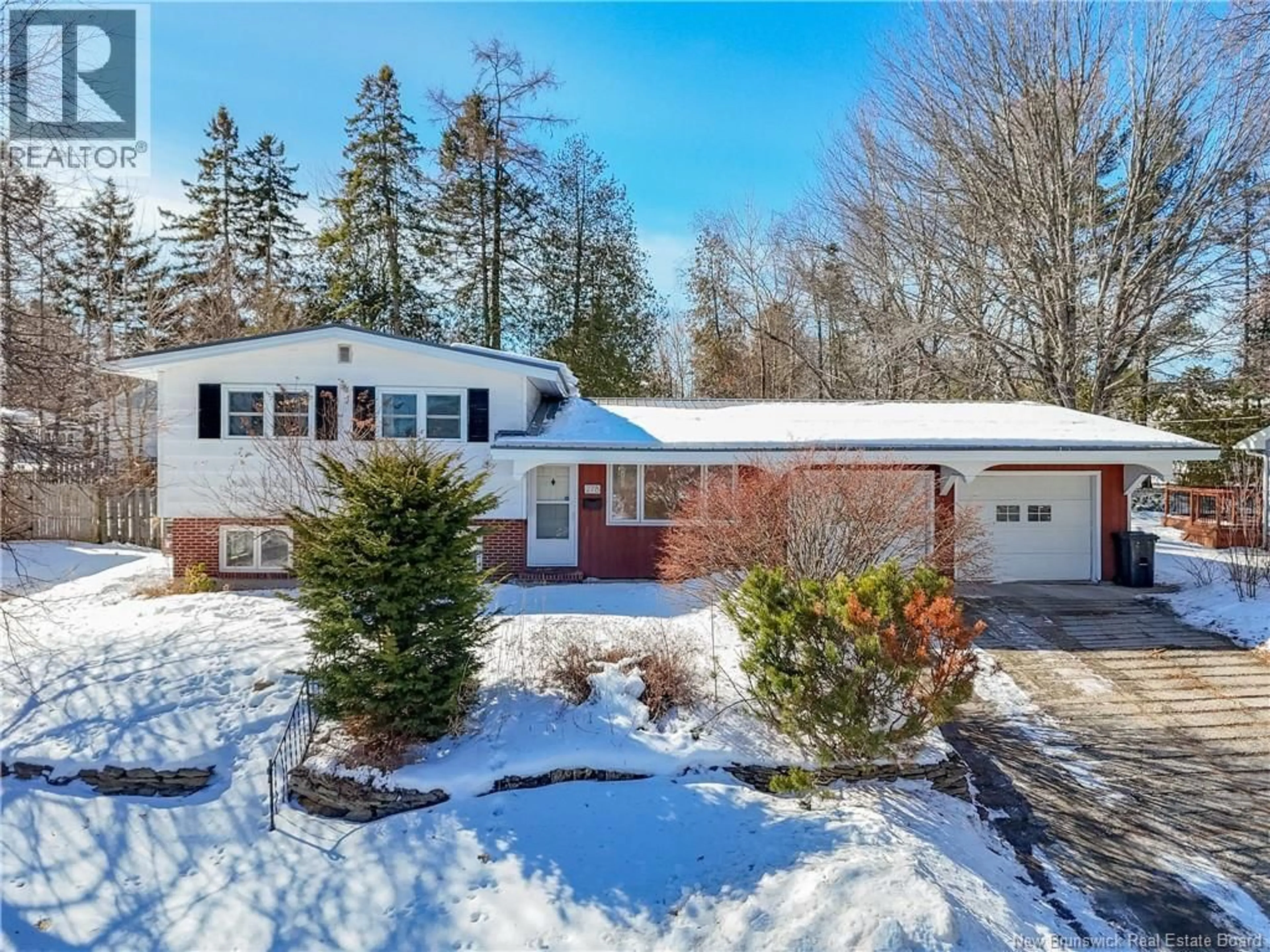 A pic from outside/outdoor area/front of a property/back of a property/a pic from drone, street for 278 MASSEY STREET, Fredericton New Brunswick E3B2Z6