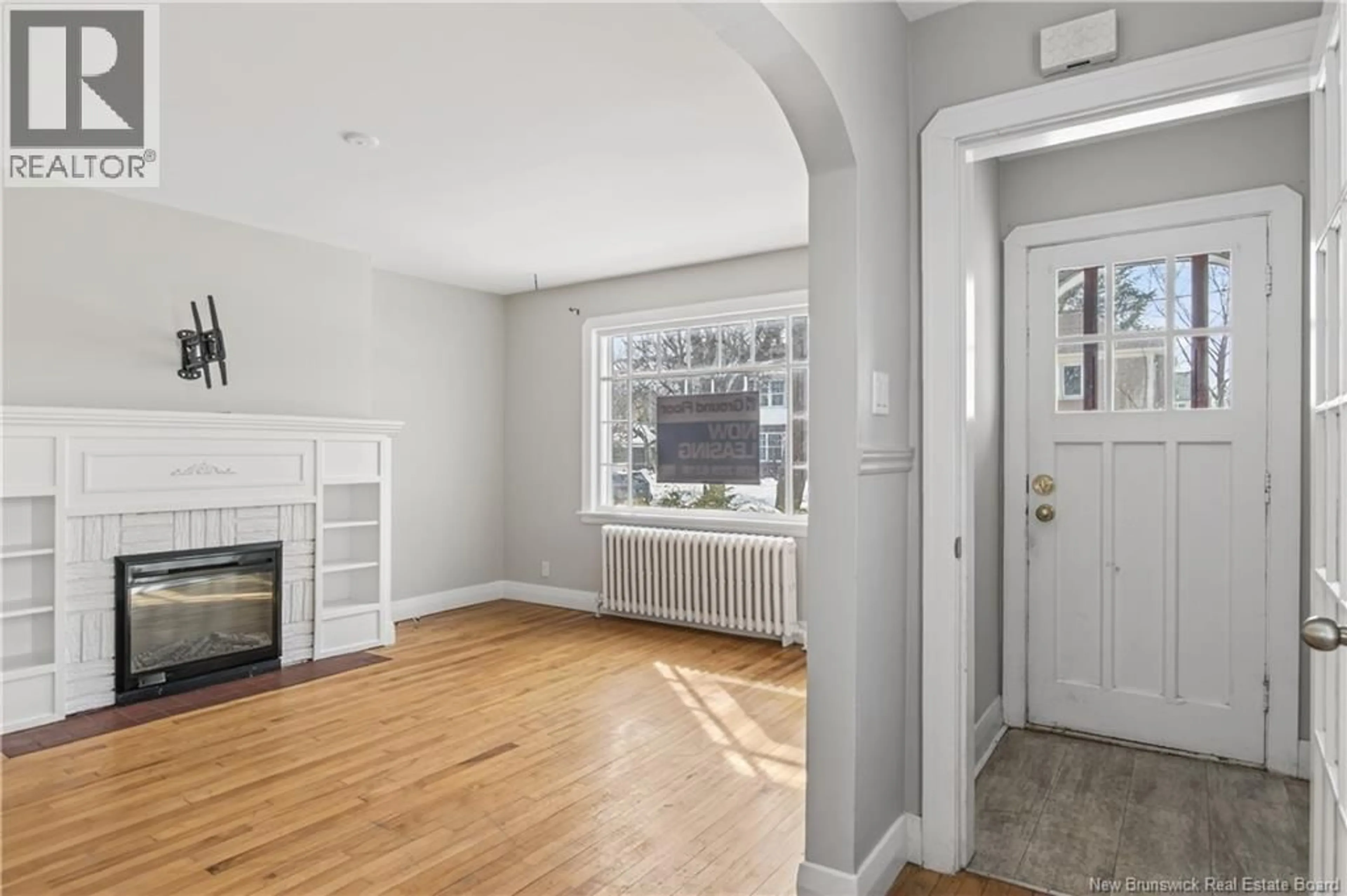 Indoor entryway for 51-53 LAKEWOOD DRIVE, Moncton New Brunswick E1E3L9