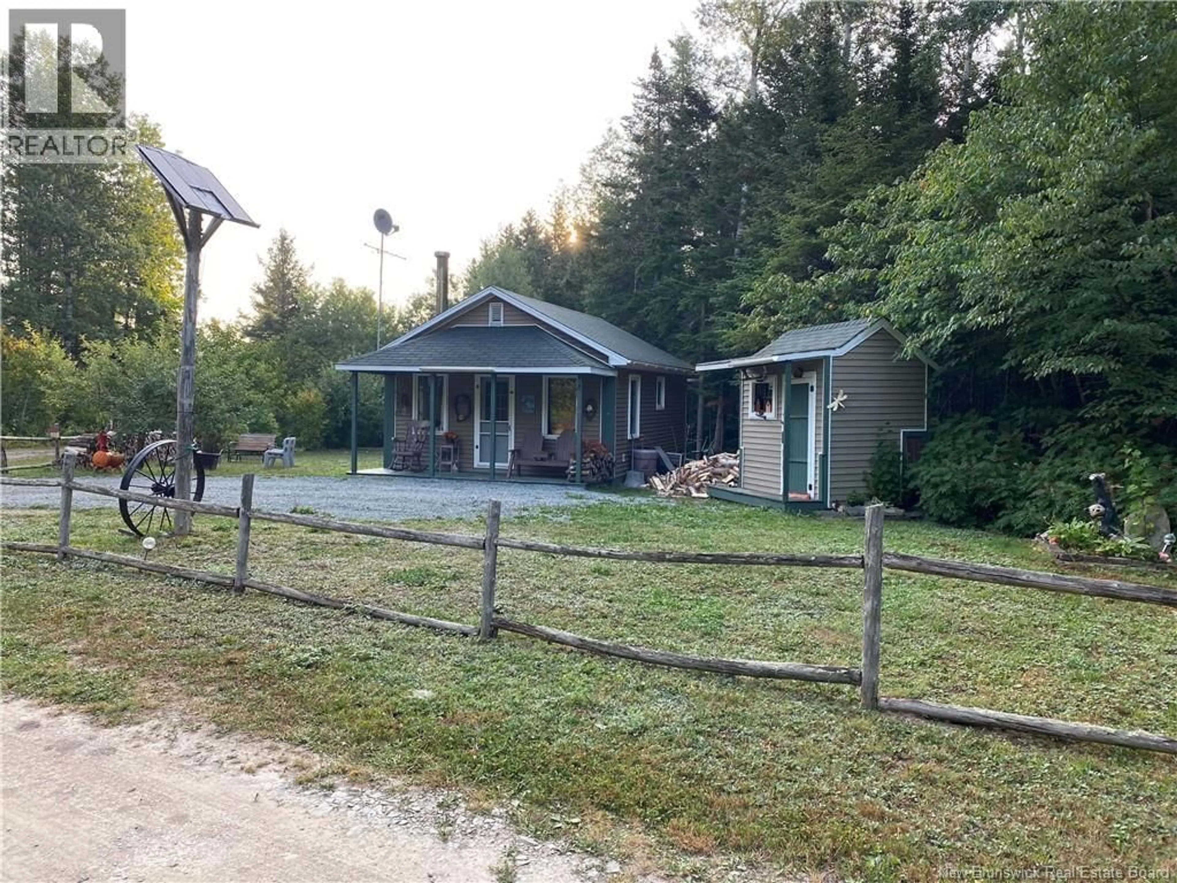 A pic from outside/outdoor area/front of a property/back of a property/a pic from drone, street for 560 CD RUE PRINCIPALE, Beresford New Brunswick E8K2A8