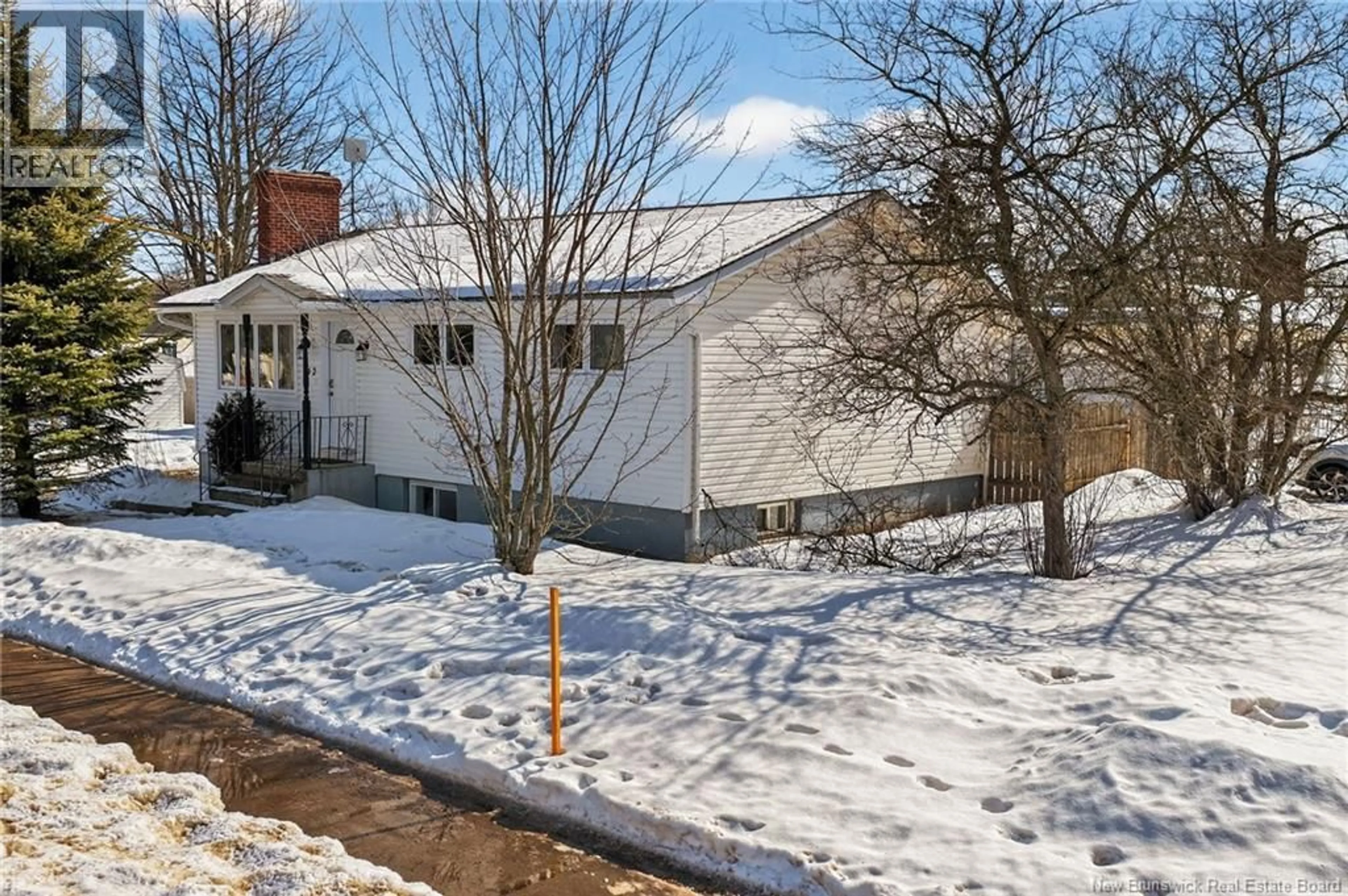 A pic from outside/outdoor area/front of a property/back of a property/a pic from drone, street for 142 CRANDALL, Moncton New Brunswick E1C4E3