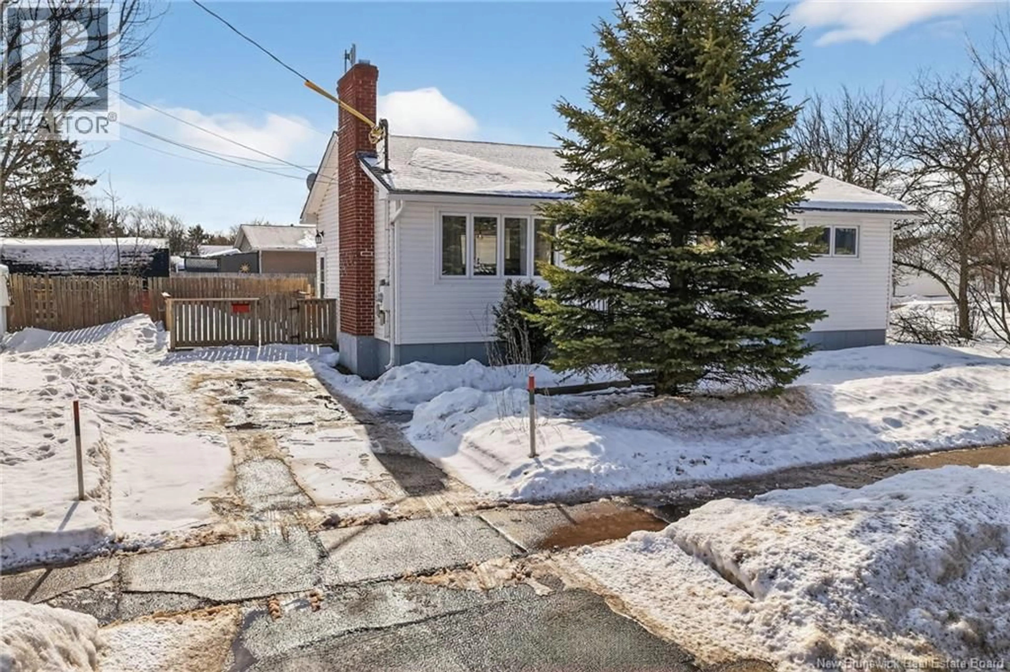 Unknown for 142 CRANDALL, Moncton New Brunswick E1C4E3