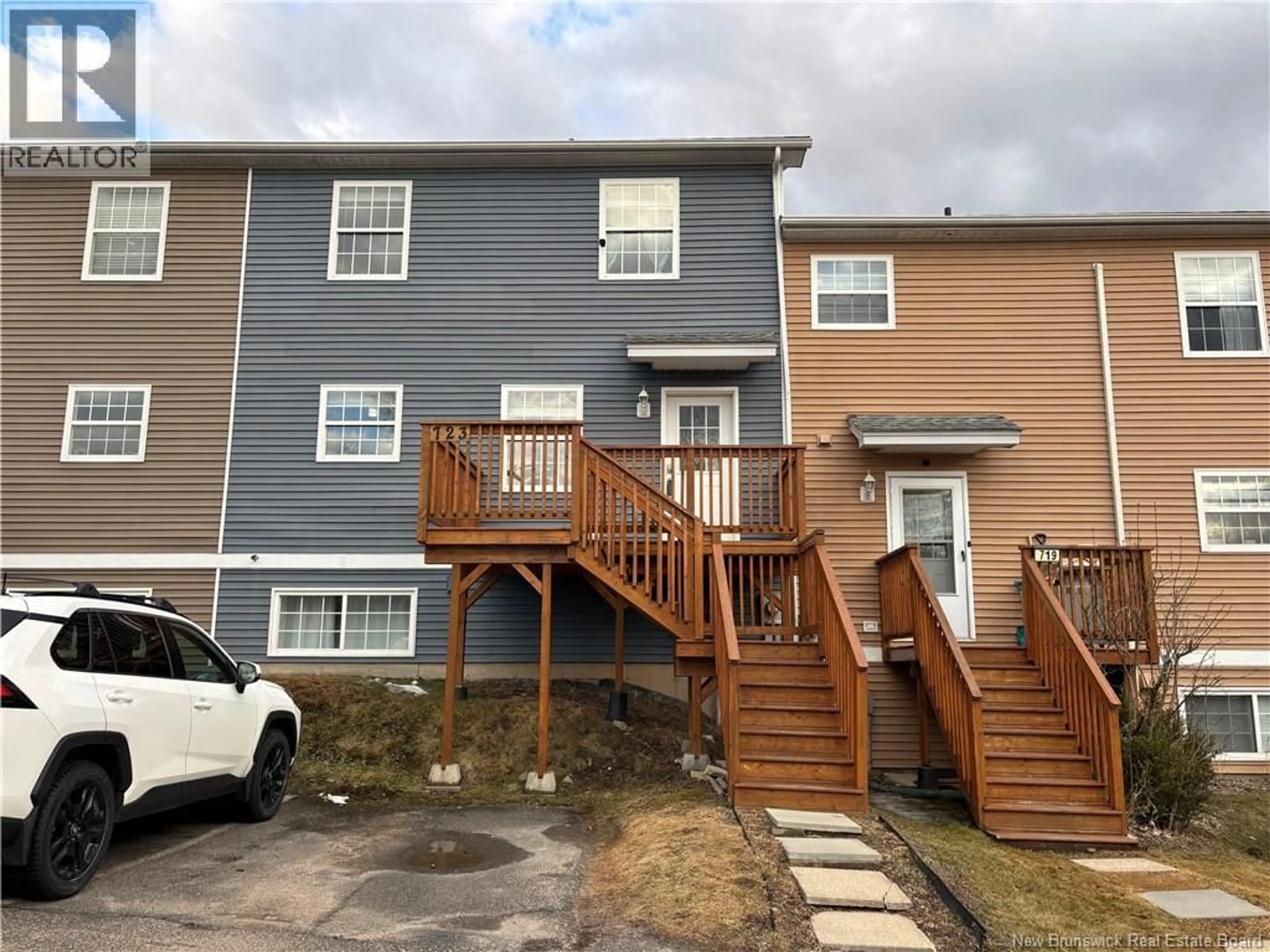 Home with vinyl exterior material, street for 723 BROOKSIDE DRIVE, Fredericton New Brunswick E3G8T9