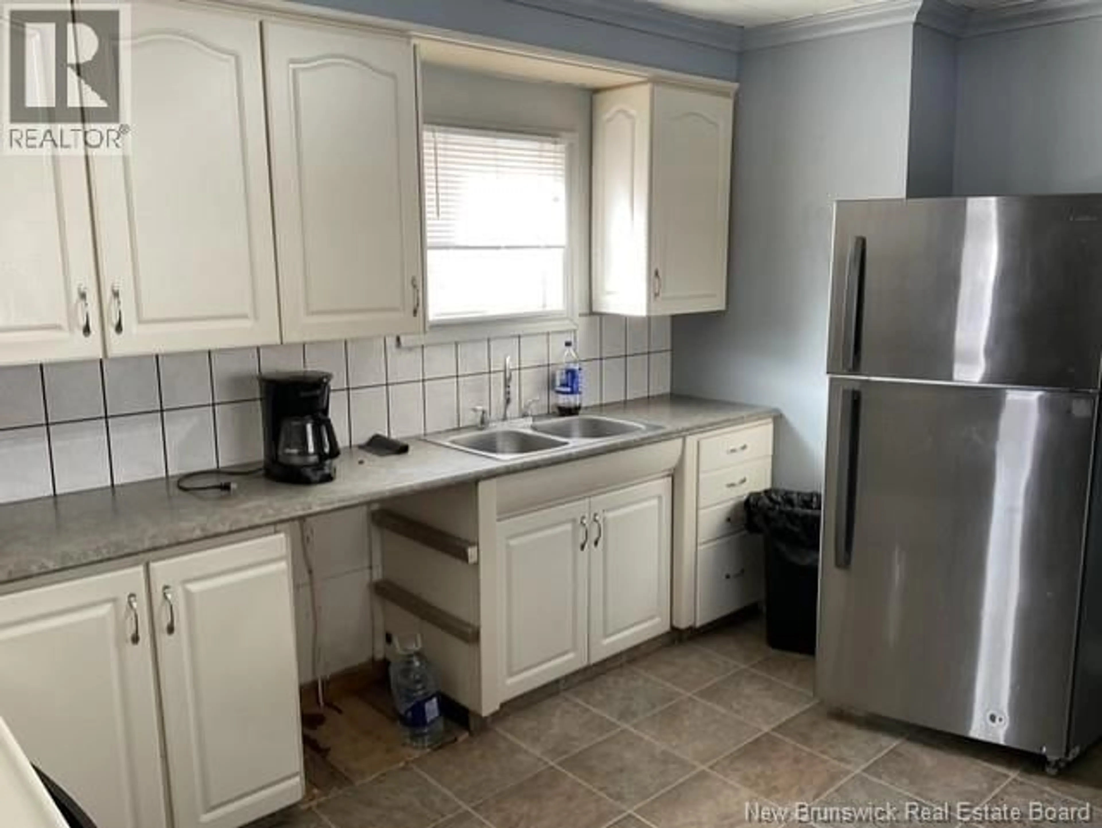 Standard kitchen, ceramic/tile floor for 108 UPHAM STREET, Woodstock New Brunswick E7M2Y1