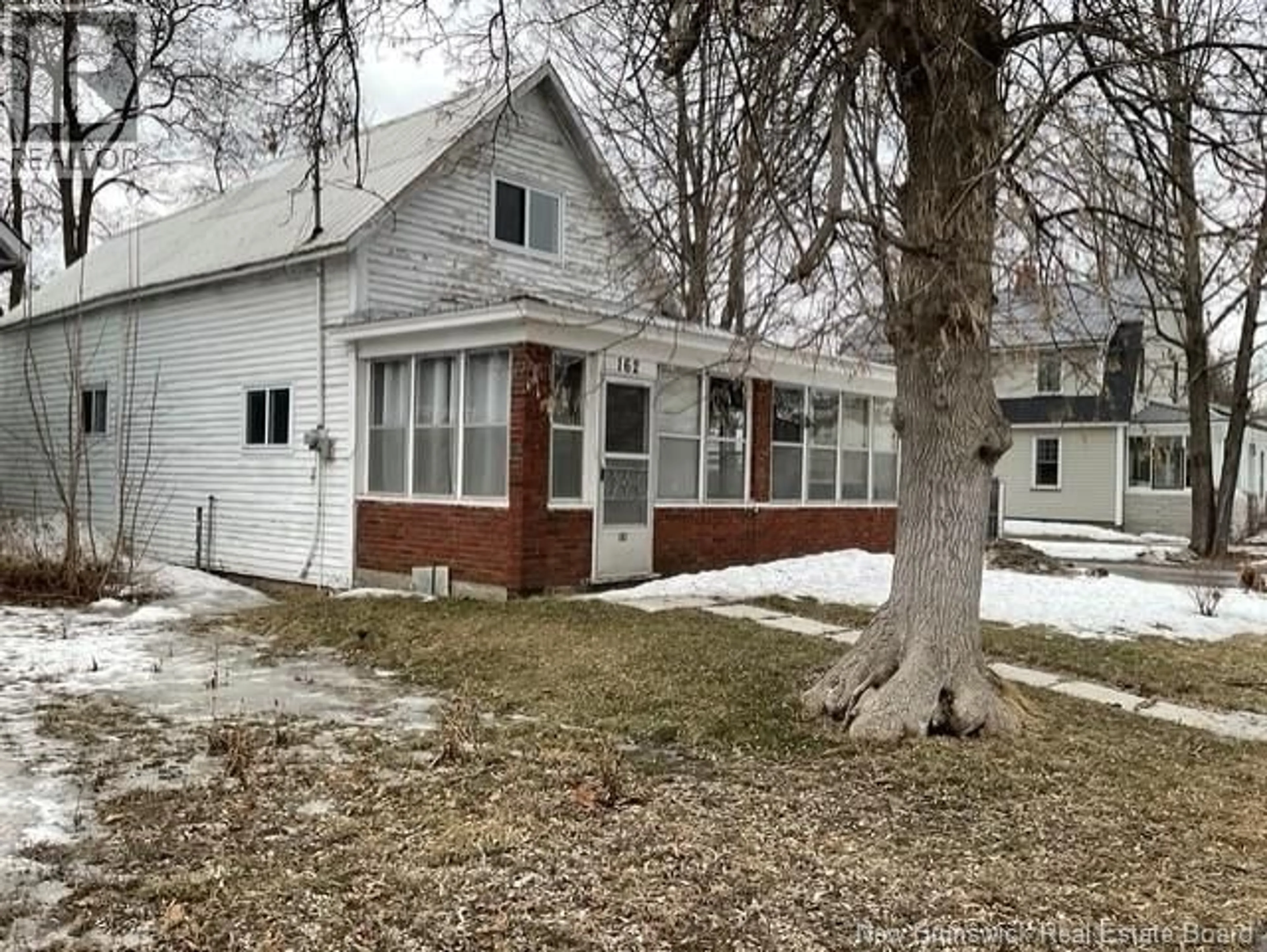 A pic from outside/outdoor area/front of a property/back of a property/a pic from drone, street for 162 UNION STREET, Woodstock New Brunswick E7M2X3