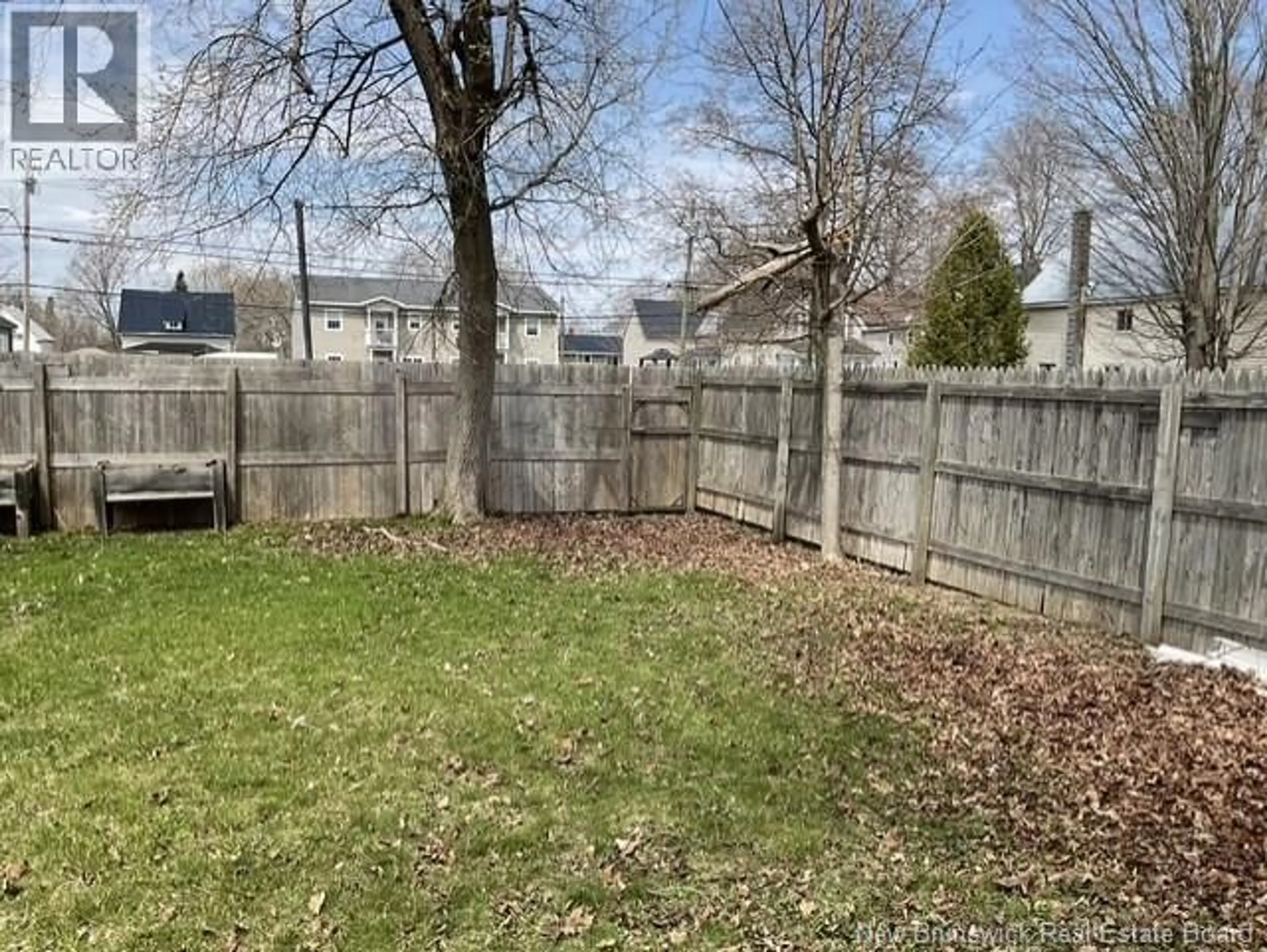 A pic from outside/outdoor area/front of a property/back of a property/a pic from drone, unknown for 162 UNION STREET, Woodstock New Brunswick E7M2X3