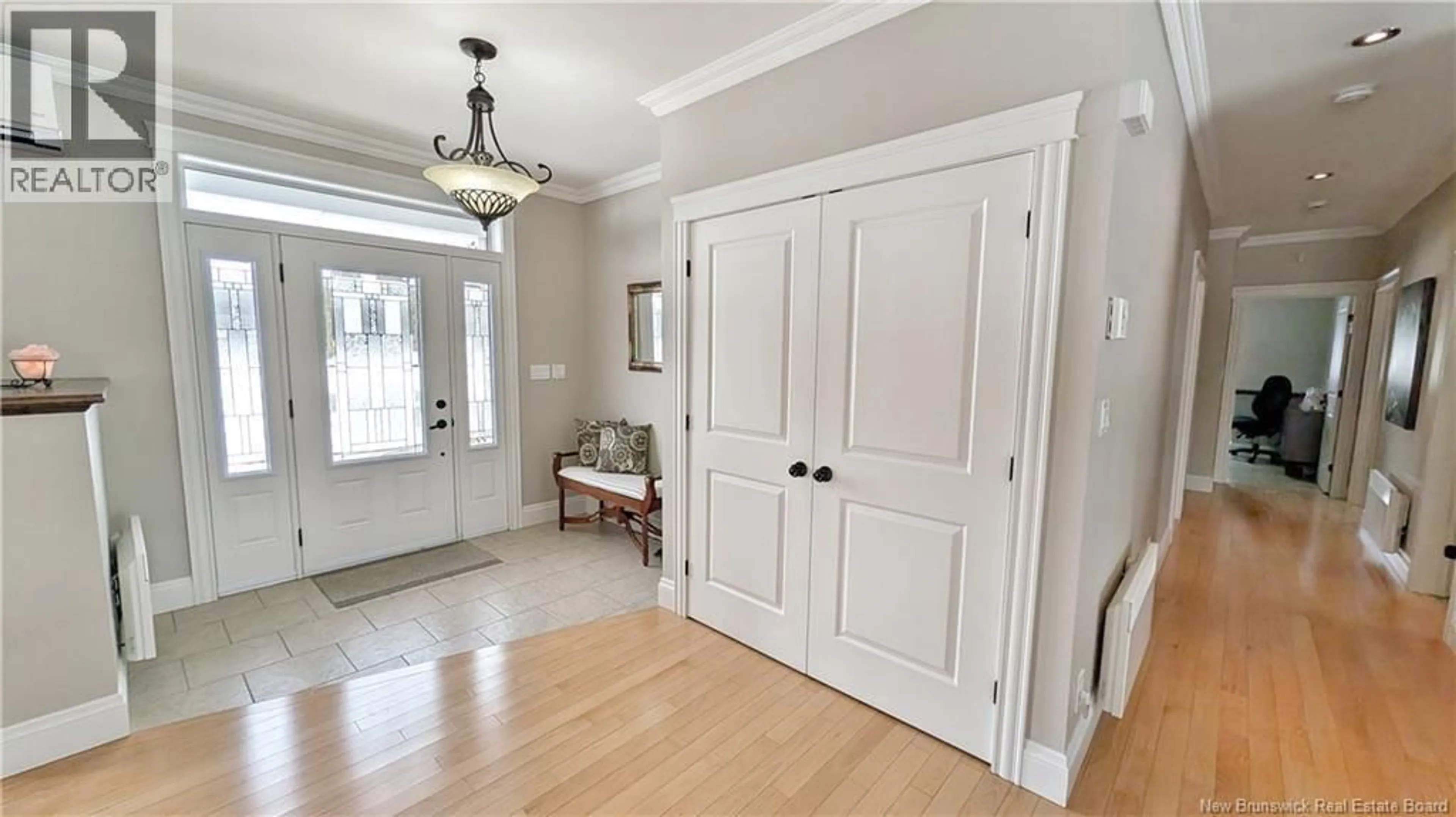 Indoor entryway for 3956 RUE LUCE, Tracadie New Brunswick E1X1B6