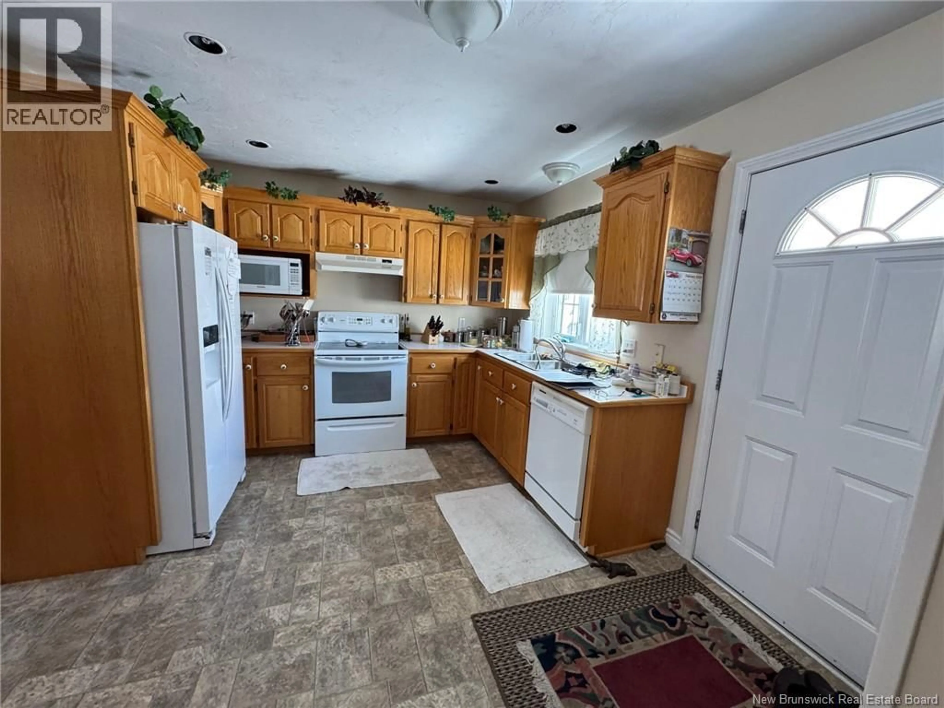 Standard kitchen, ceramic/tile floor for 61 PRINCE WILLIAM STREET, St. Stephen New Brunswick E3L1S5