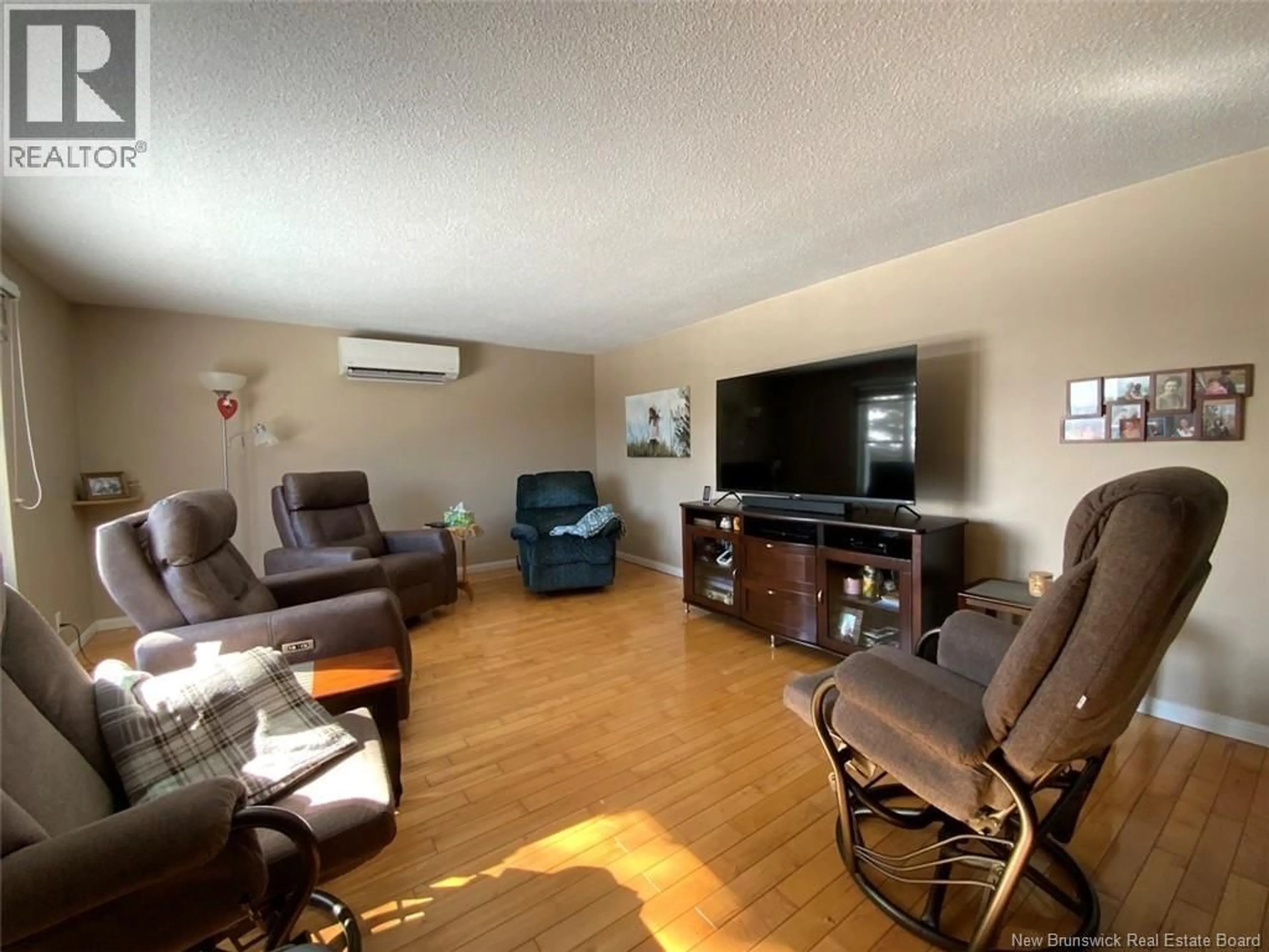 Living room with furniture, unknown for 69 LOUIS-MERCURE AVENUE, Saint-Basile New Brunswick E7C2J3