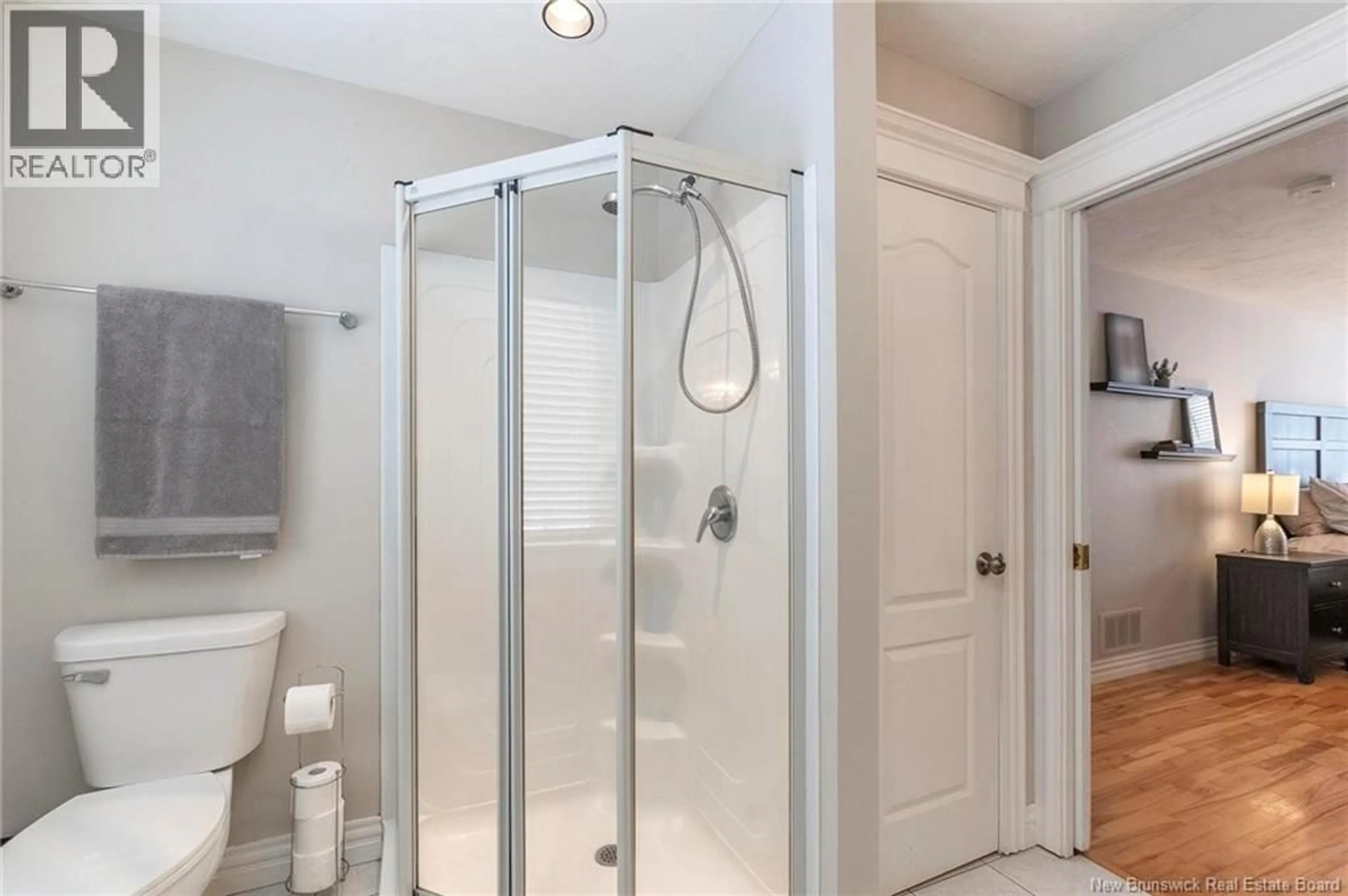 Standard bathroom, ceramic/tile floor for 32 VANESSA COURT, Riverview New Brunswick E1B4W7