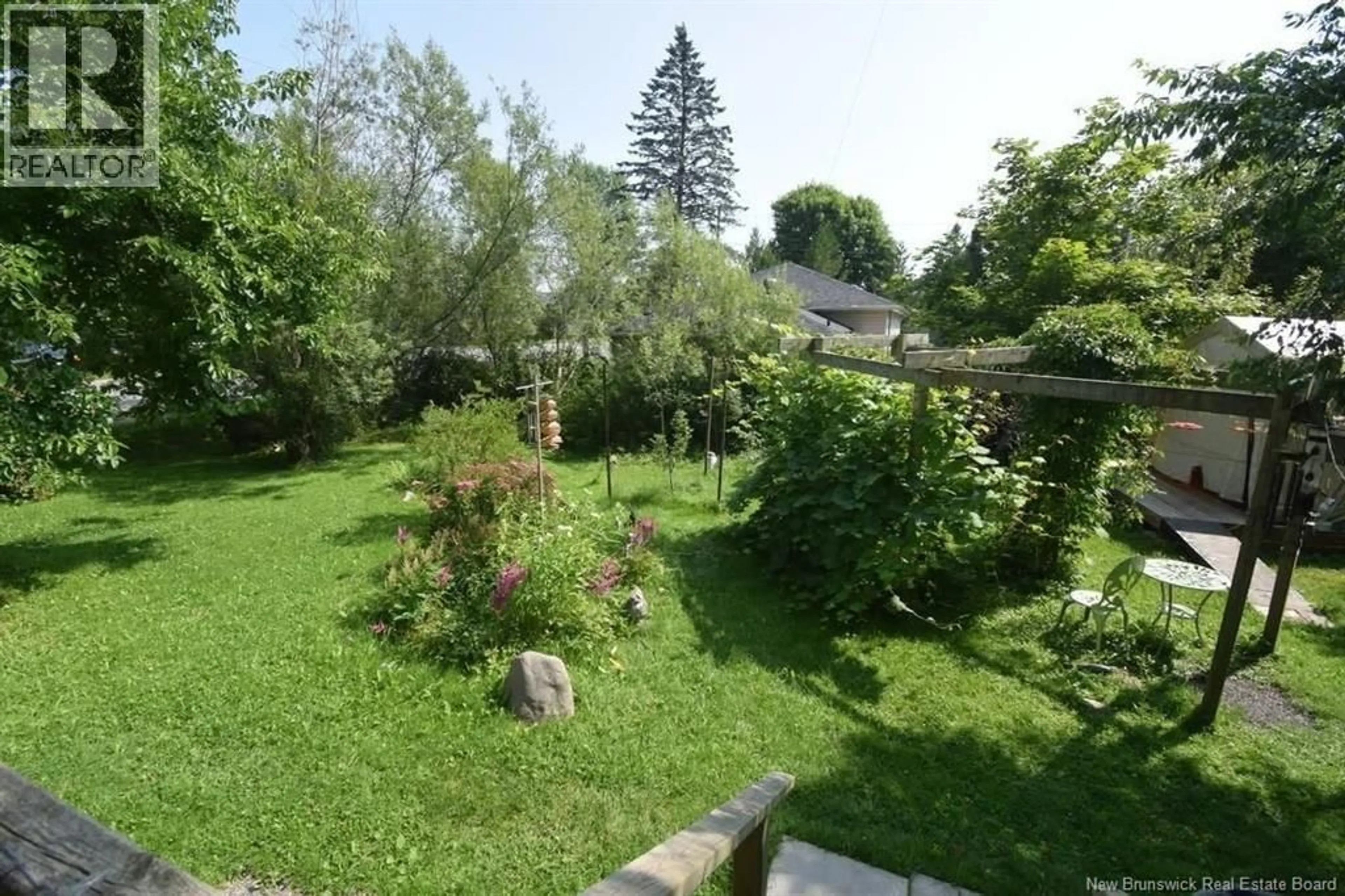 A pic from outside/outdoor area/front of a property/back of a property/a pic from drone, unknown for 51-53 SIMPSON DRIVE, Saint John New Brunswick E2H2B8