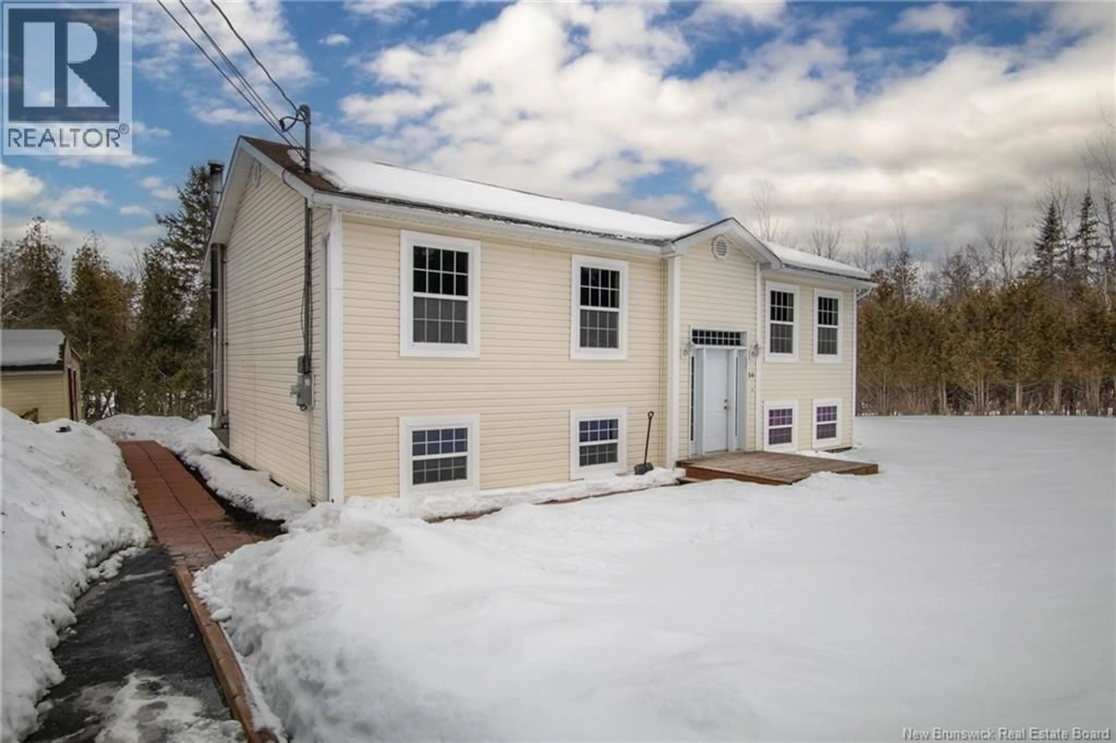 A pic from outside/outdoor area/front of a property/back of a property/a pic from drone, building for 56 COUNTRY VIEW DRIVE, Lakeside New Brunswick E5N7H5