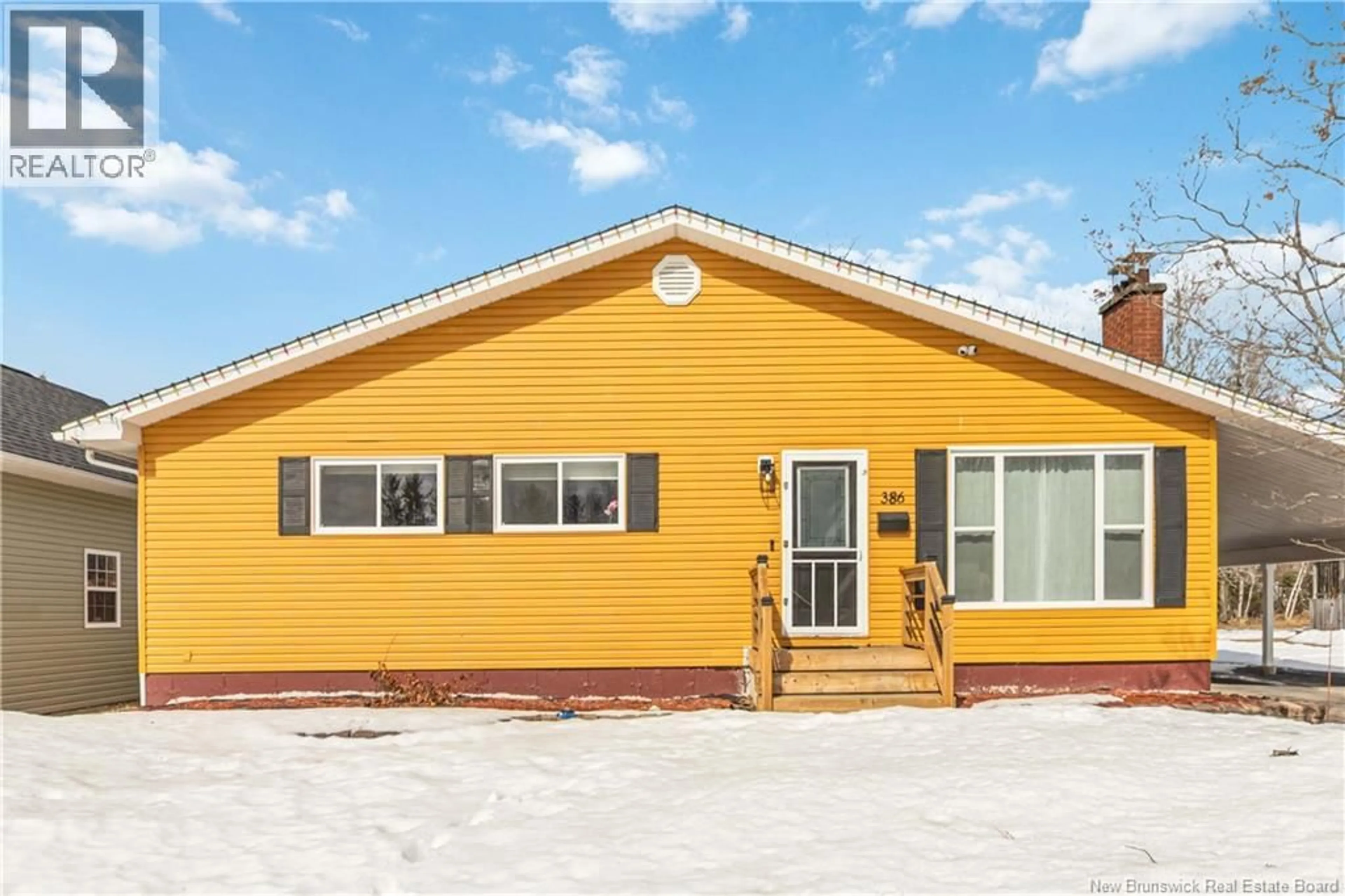 Home with vinyl exterior material, building for 386 AVANT GARDE STREET, Dieppe New Brunswick E1A5E7