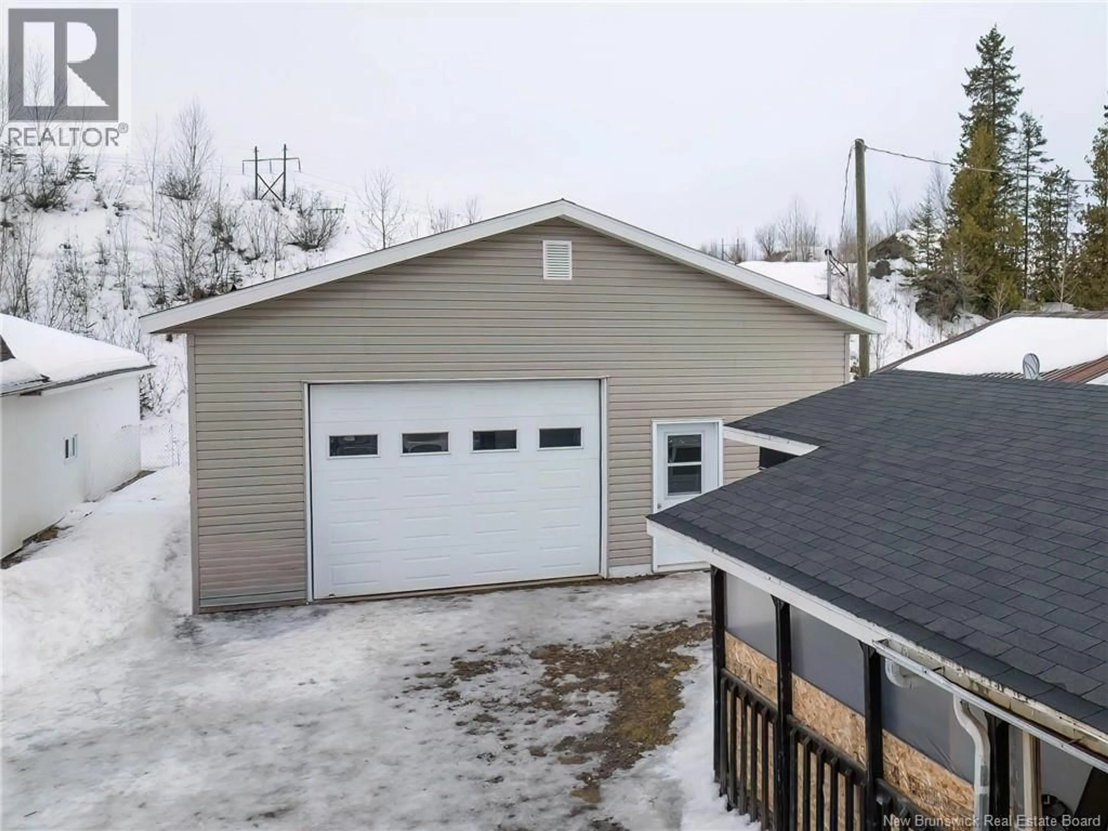 Indoor garage for 16 GRENIER STREET, Saint-André New Brunswick E3Y3B1