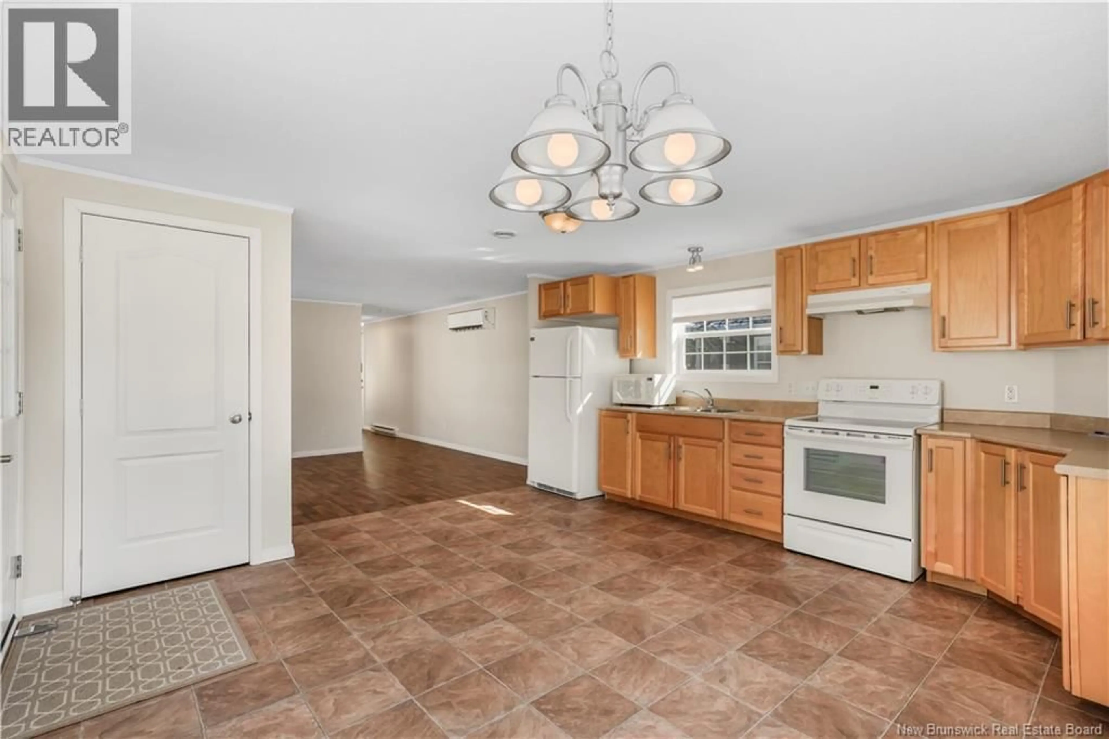 Standard kitchen, ceramic/tile floor for 3 NORTHRUP CRESCENT, Lincoln New Brunswick E3B6V1