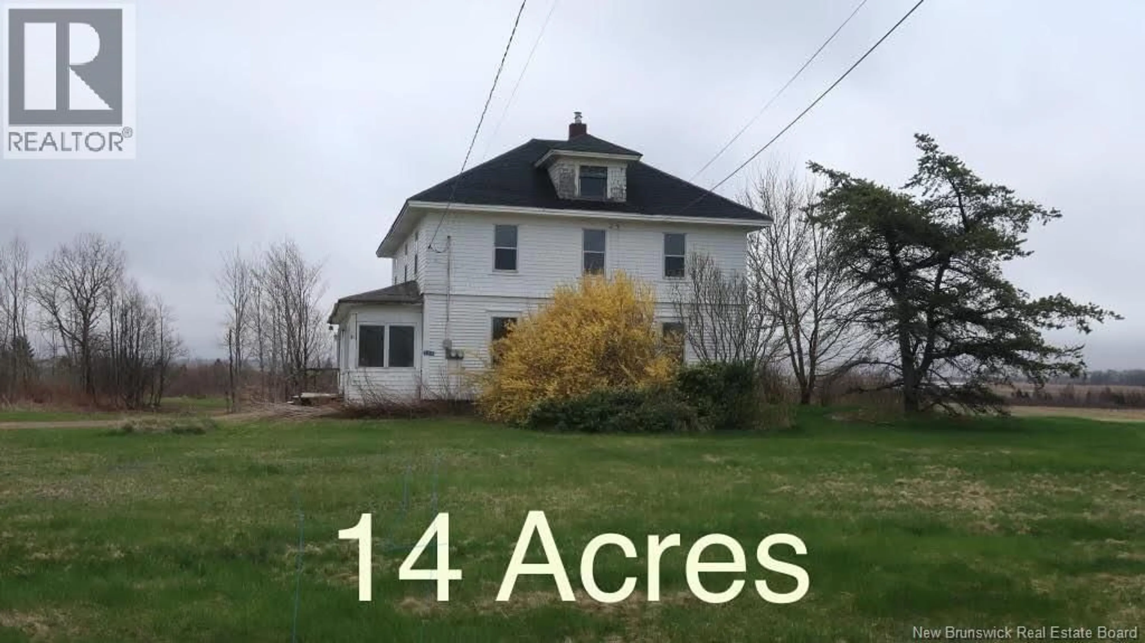 A pic from outside/outdoor area/front of a property/back of a property/a pic from drone, street for 124 QUEENS ROAD, Sackville New Brunswick E4L2B6