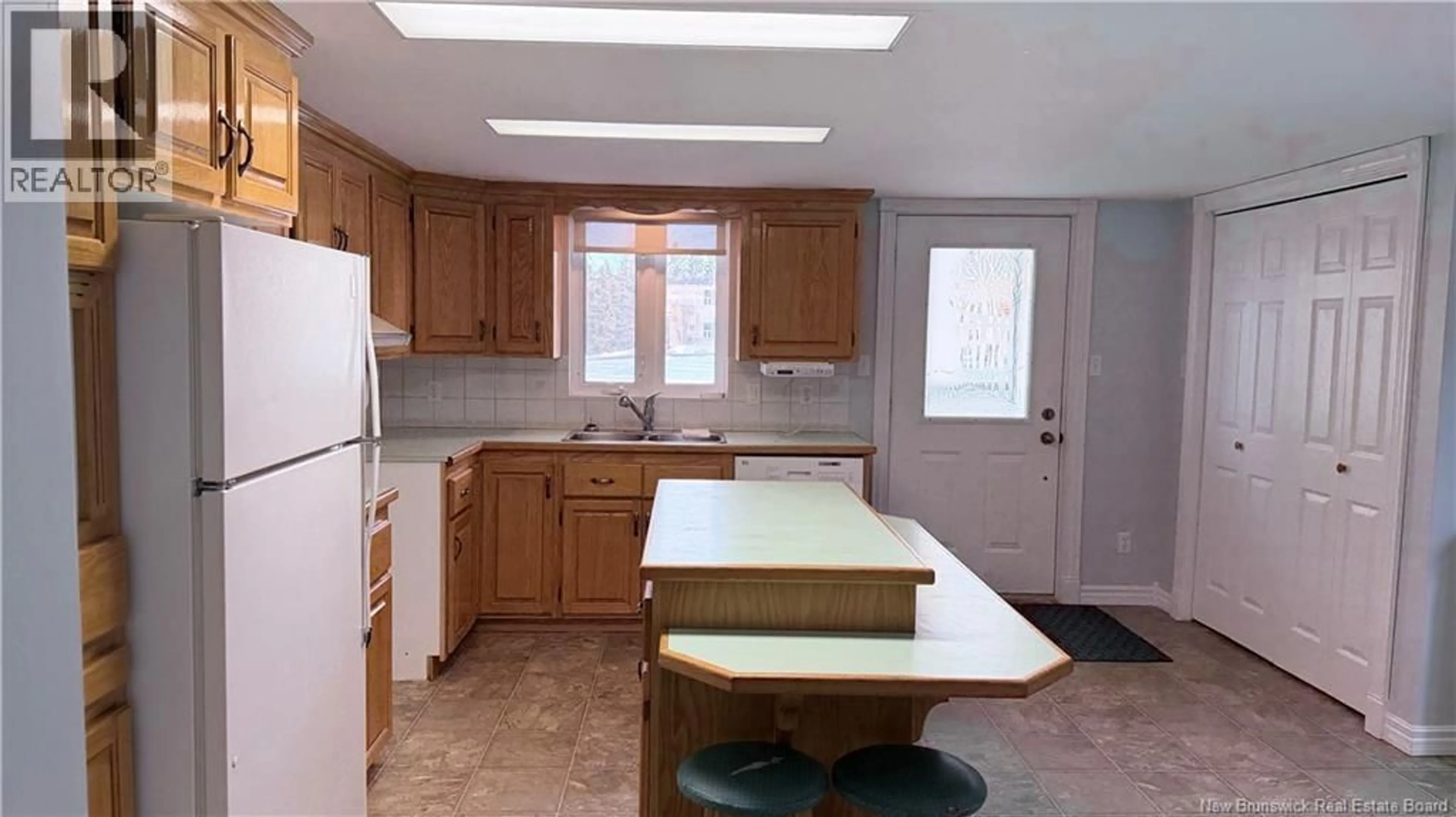 Standard kitchen, unknown for 7 RUE SAINT JOSEPH, Sainte-Anne-De-Madawaska New Brunswick E7E1K6