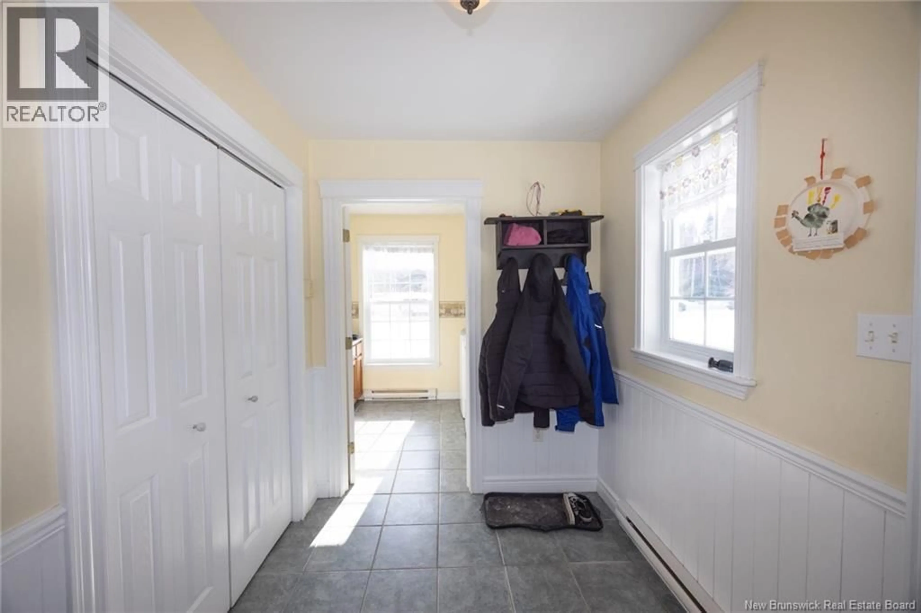 Indoor entryway for 20 MARIE LANE, Douglas New Brunswick E3G9P6