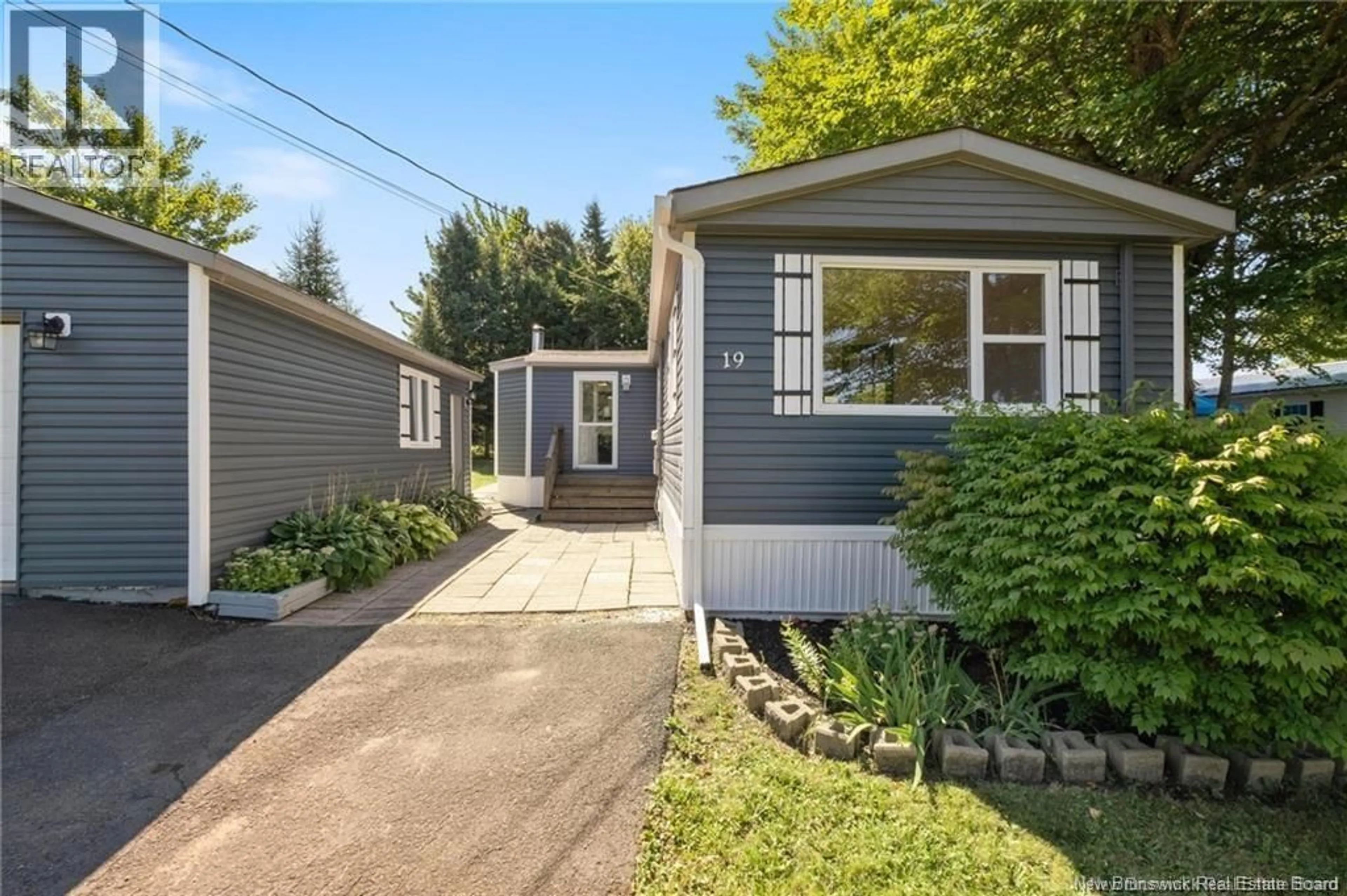 Home with vinyl exterior material, street for 19 ROBWILL STREET, Lakeville New Brunswick E1H1J9