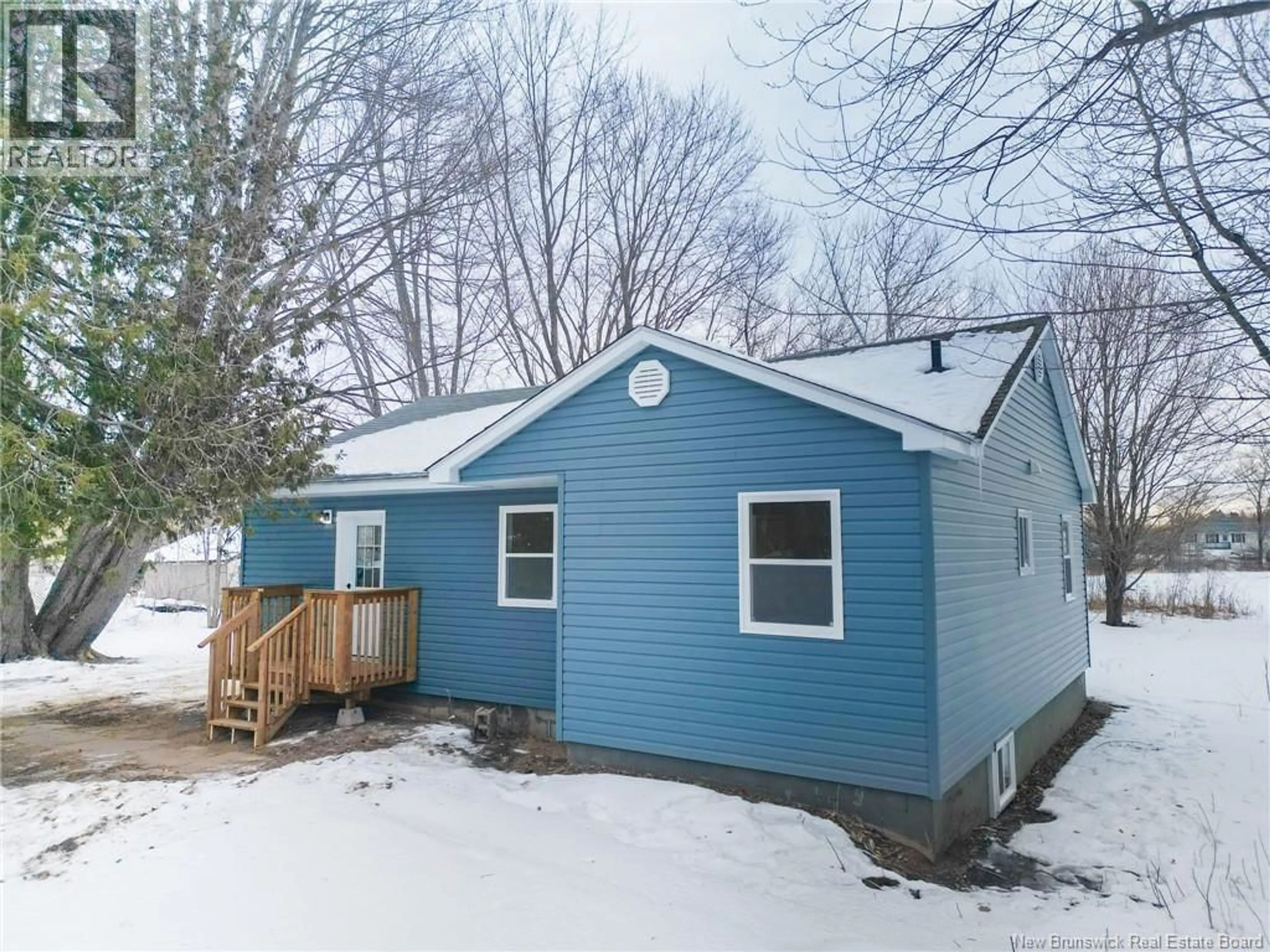 Home with vinyl exterior material, street for 28 GLASIER ROAD, Fredericton New Brunswick E3B8L2