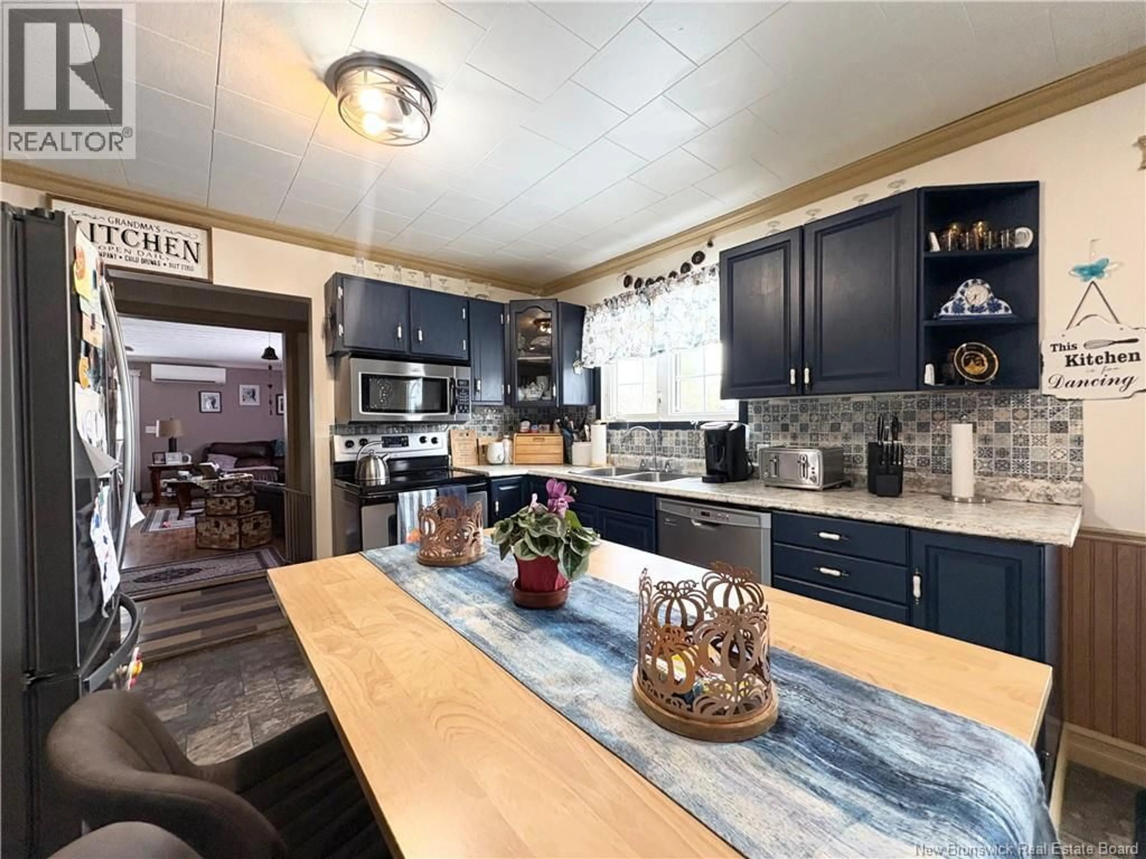 Open concept kitchen, unknown for 675 OLDFIELD, Miramichi New Brunswick E1V6L2