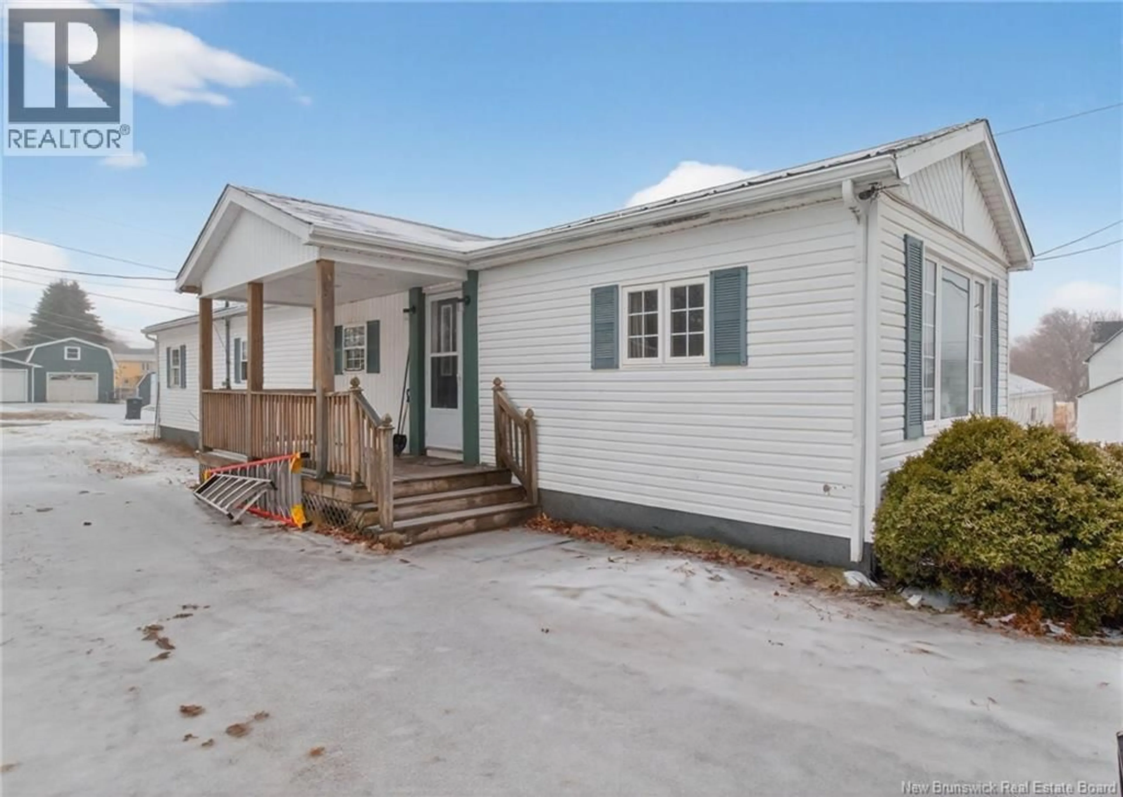 Home with vinyl exterior material, street for 21 MCLAUGHLIN, Bouctouche New Brunswick E4S3P2