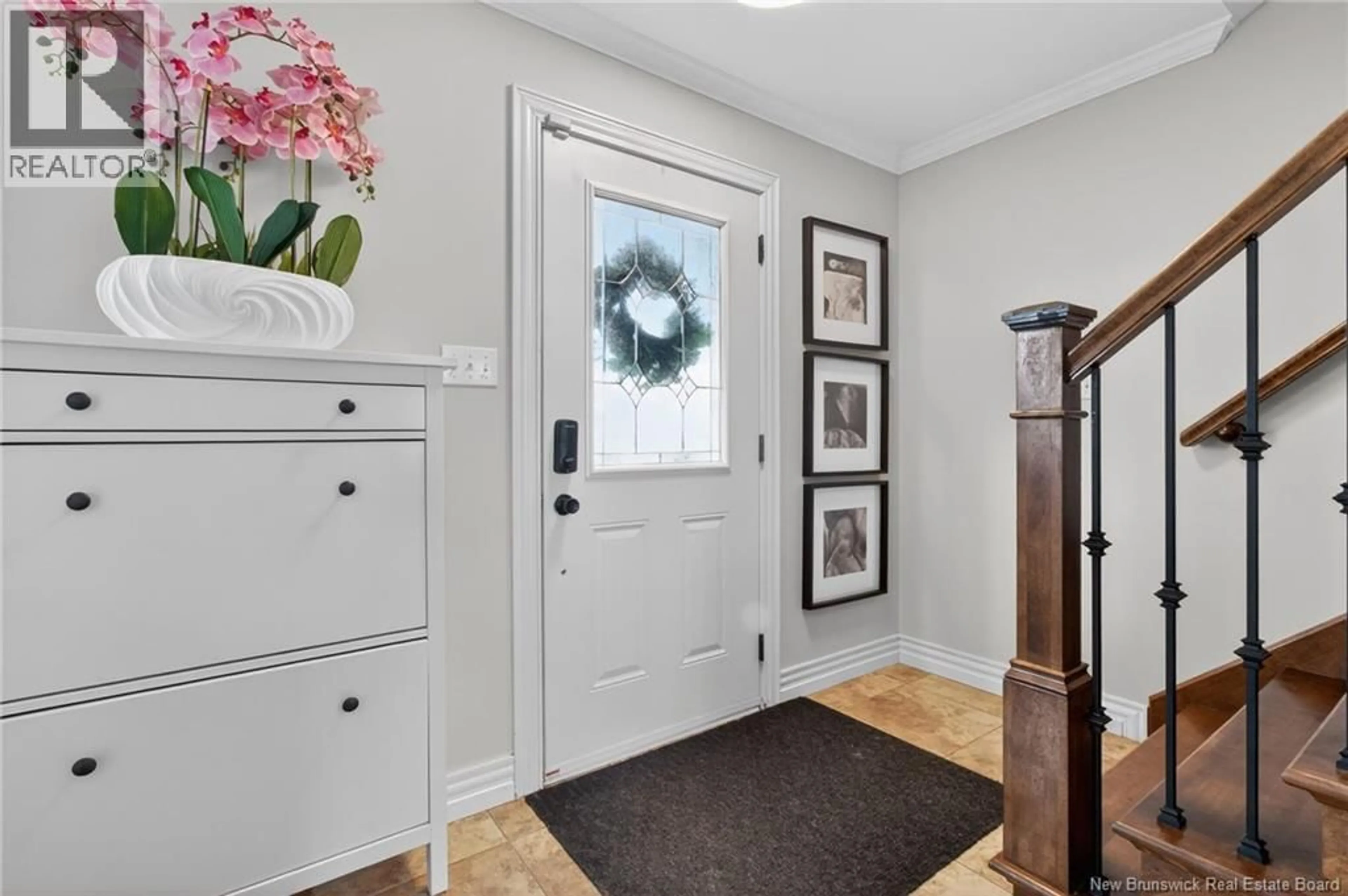 Indoor entryway for 425 EVERGREEN DRIVE, Moncton New Brunswick E1G5G1