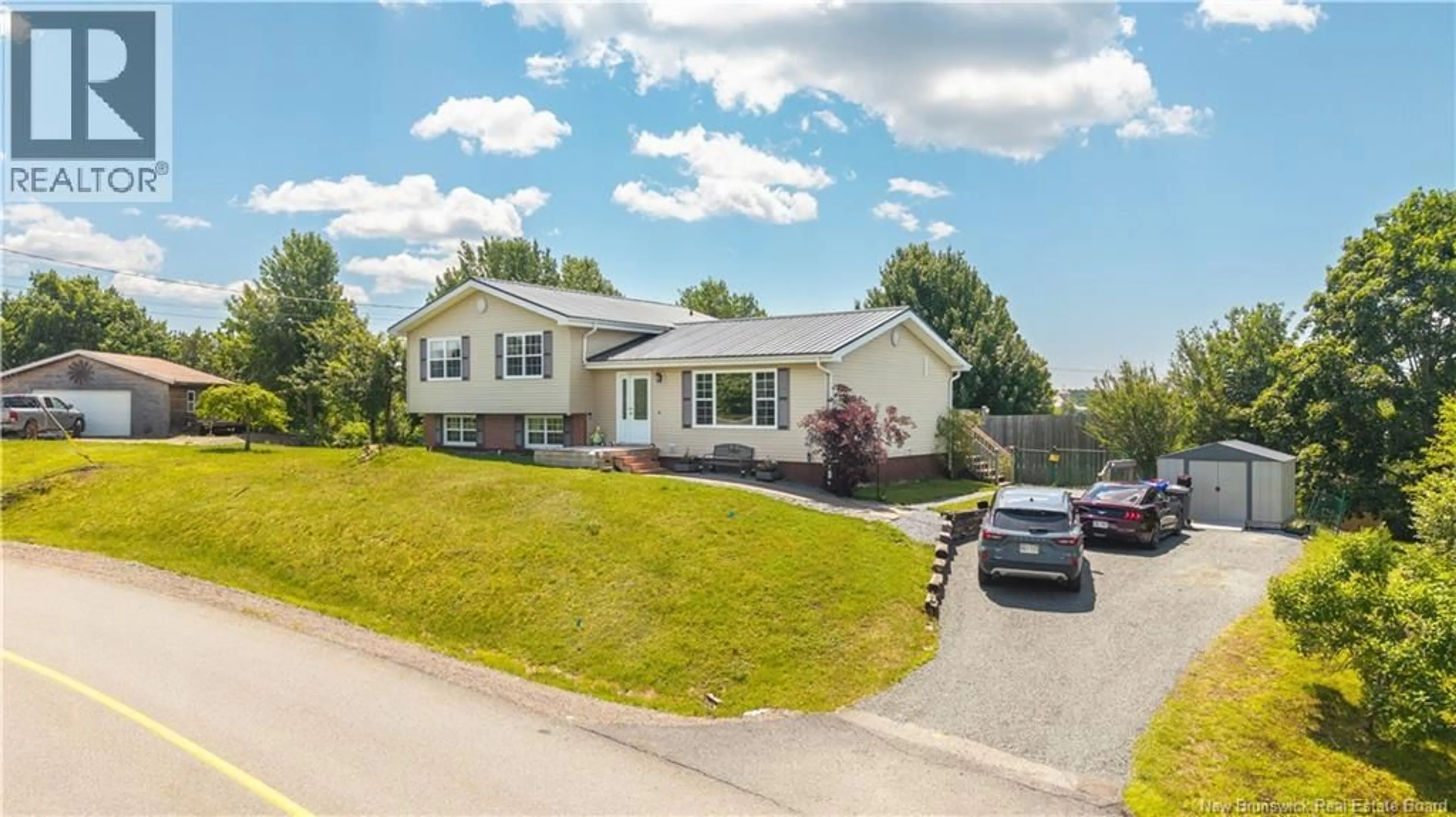 A pic from outside/outdoor area/front of a property/back of a property/a pic from drone, street for 6 KENNEDY COURT, St George New Brunswick E5C3G4