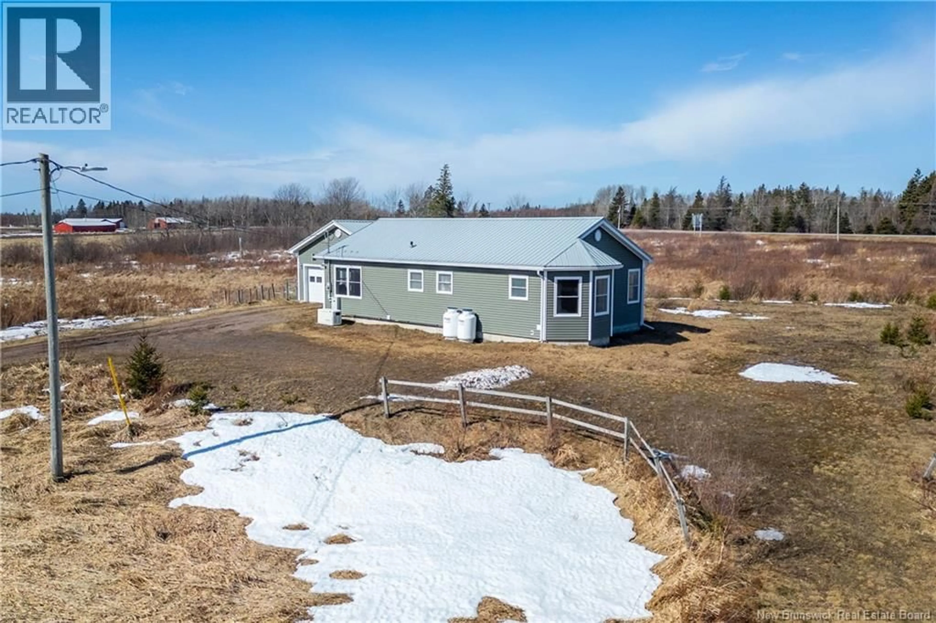 A pic from outside/outdoor area/front of a property/back of a property/a pic from drone, unknown for 80 EAST MAIN STREET, Port Elgin New Brunswick E4M2X7