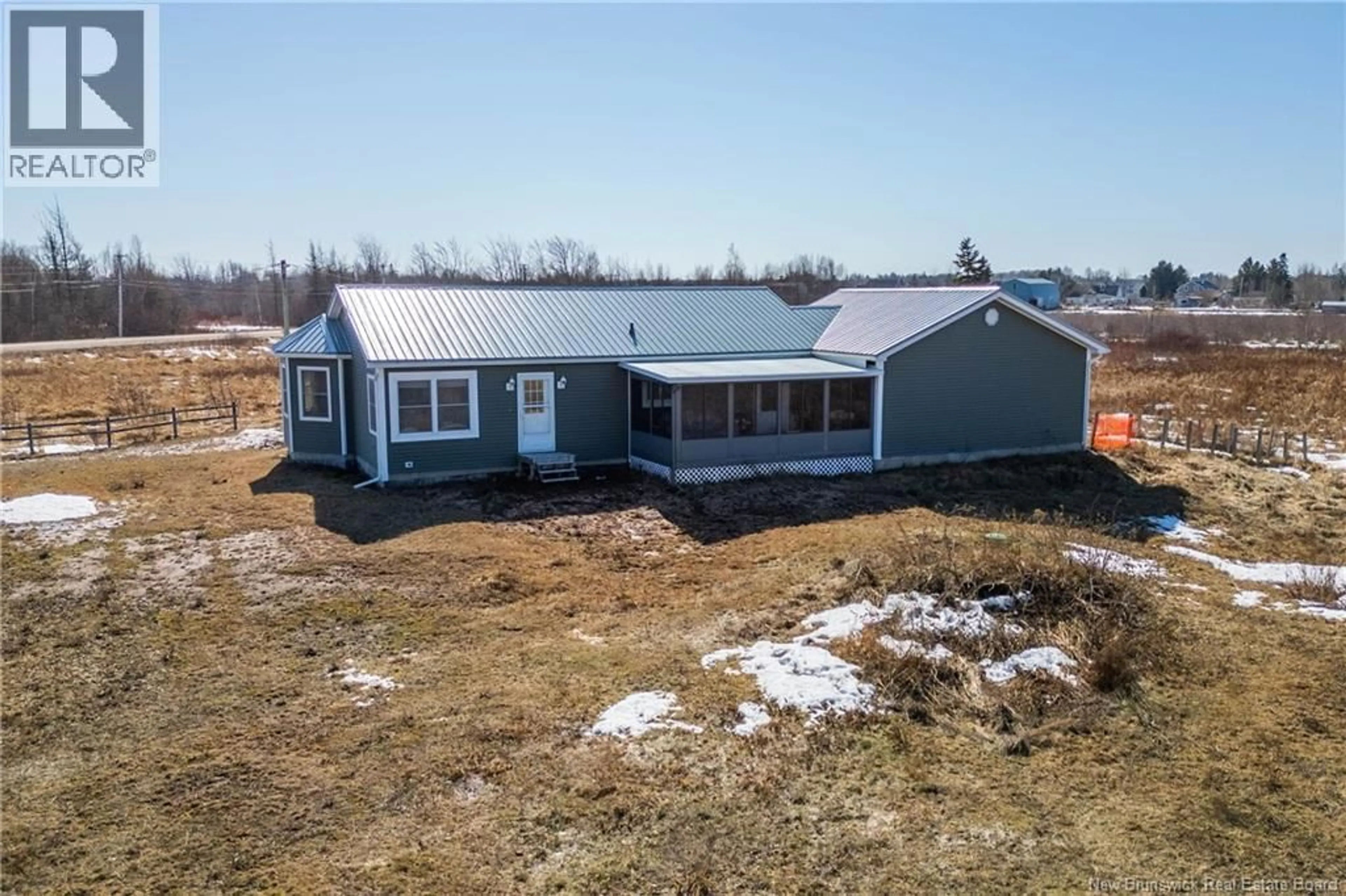 A pic from outside/outdoor area/front of a property/back of a property/a pic from drone, building for 80 EAST MAIN STREET, Port Elgin New Brunswick E4M2X7