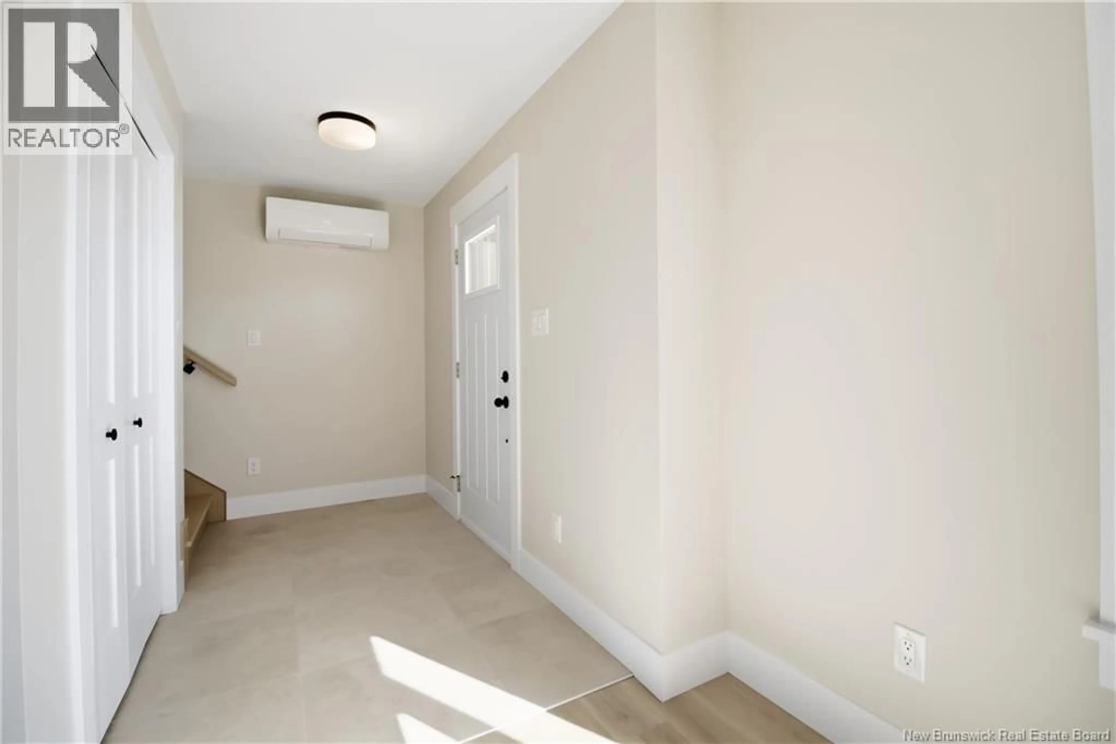 Indoor entryway for 213-215 MACCOUN STREET, Moncton New Brunswick E1K0A1
