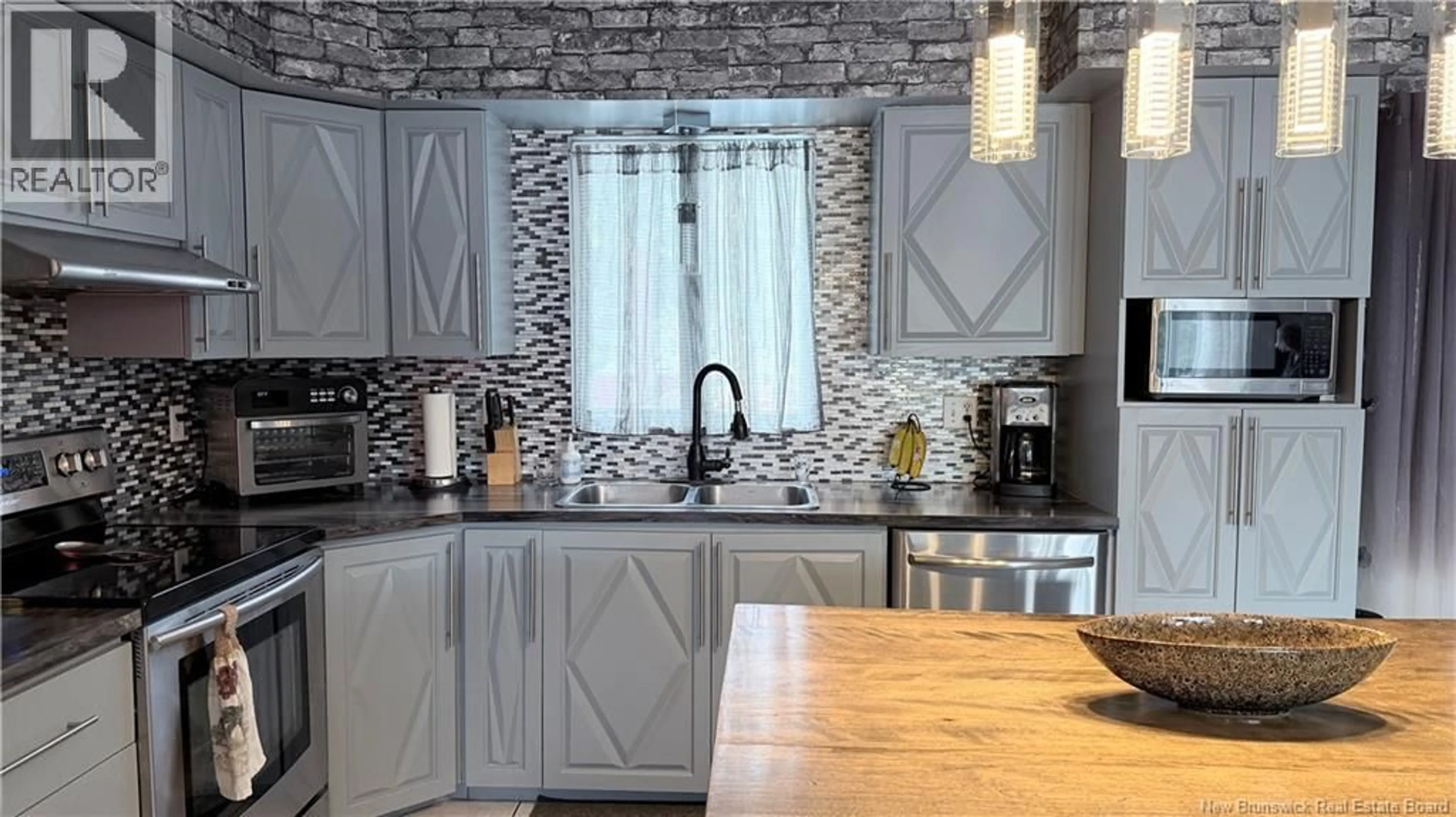 Contemporary kitchen, ceramic/tile floor for 47 2E AVENUE, Clair New Brunswick E7A2A9