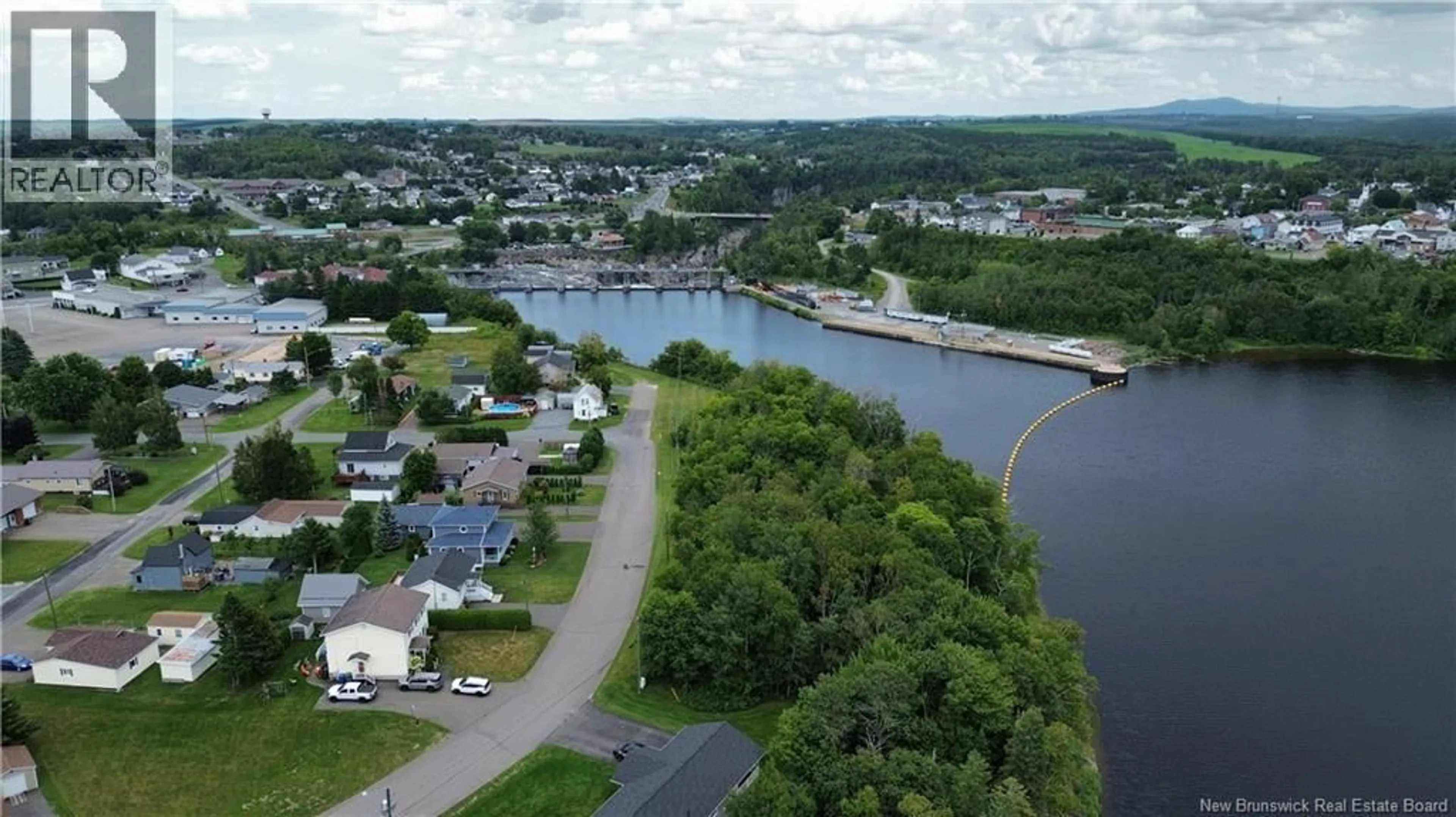 A pic from outside/outdoor area/front of a property/back of a property/a pic from drone, water/lake/river/ocean view for 85 TAYLOR STREET, Grand-Sault/Grand Falls New Brunswick E3Y3W6