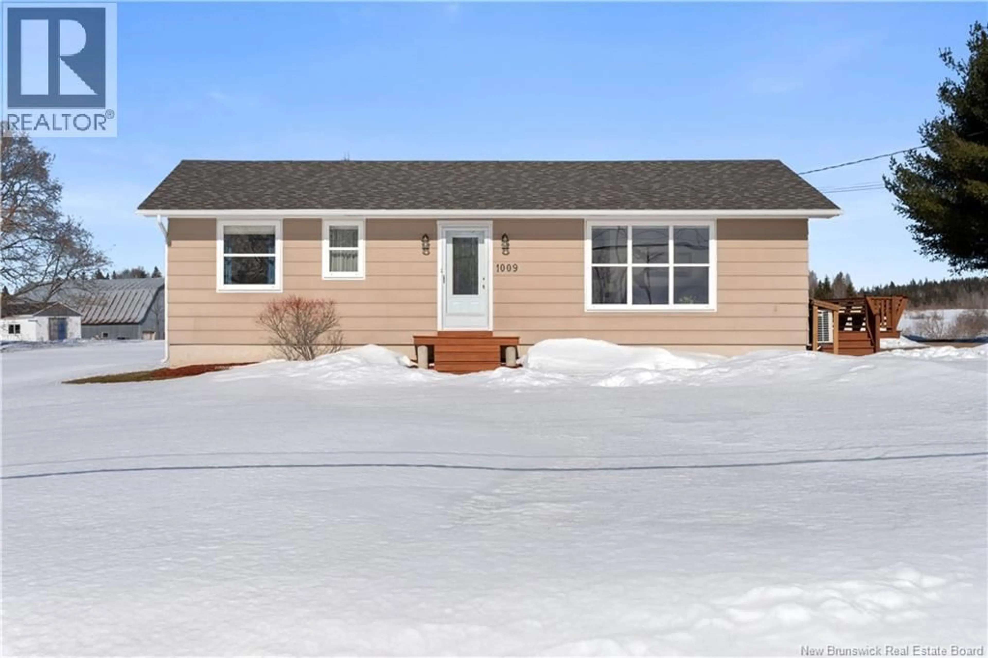 Home with vinyl exterior material, street for 1009 PRINCIPALE ROAD, Memramcook New Brunswick E4K2S3