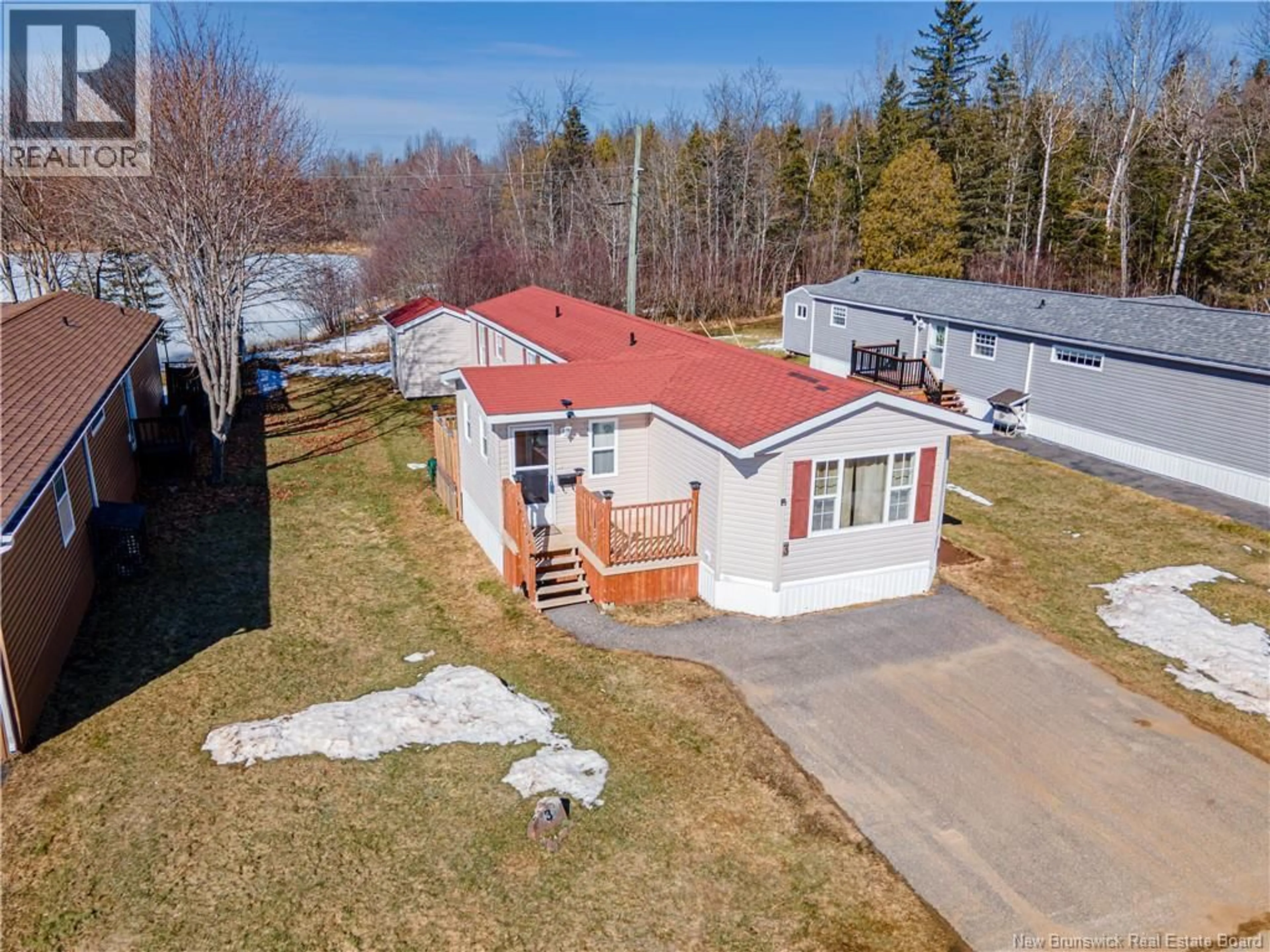 A pic from outside/outdoor area/front of a property/back of a property/a pic from drone, street for 3 FIFTH STREET, Sussex Corner New Brunswick E4E5Z3
