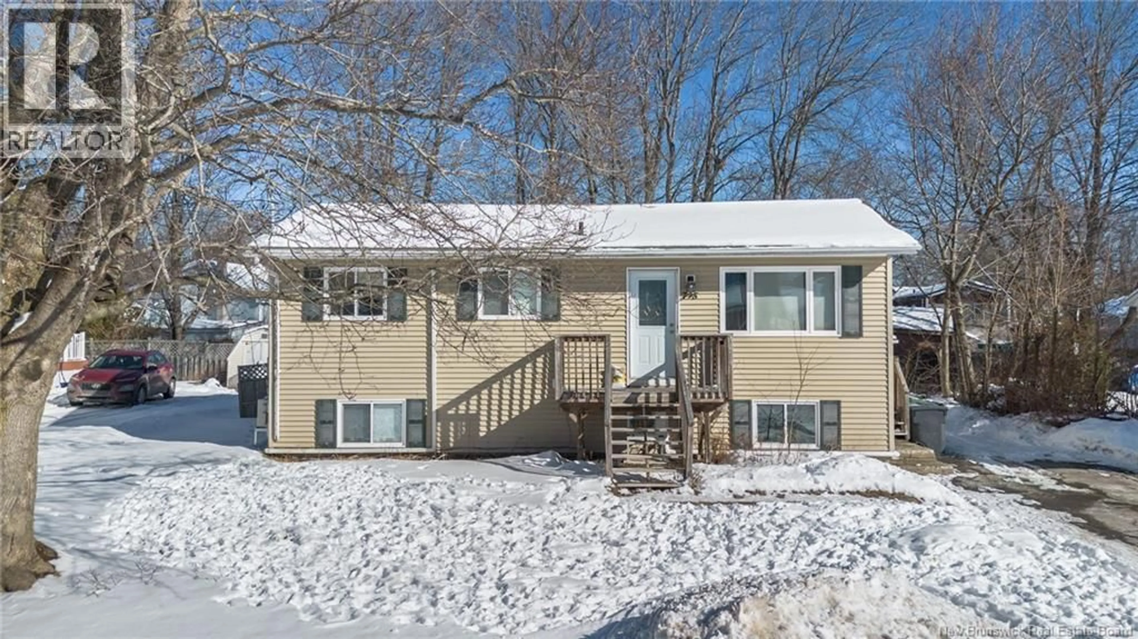 Home with vinyl exterior material, street for 795 IRVINE STREET, Fredericton New Brunswick E3A3E6