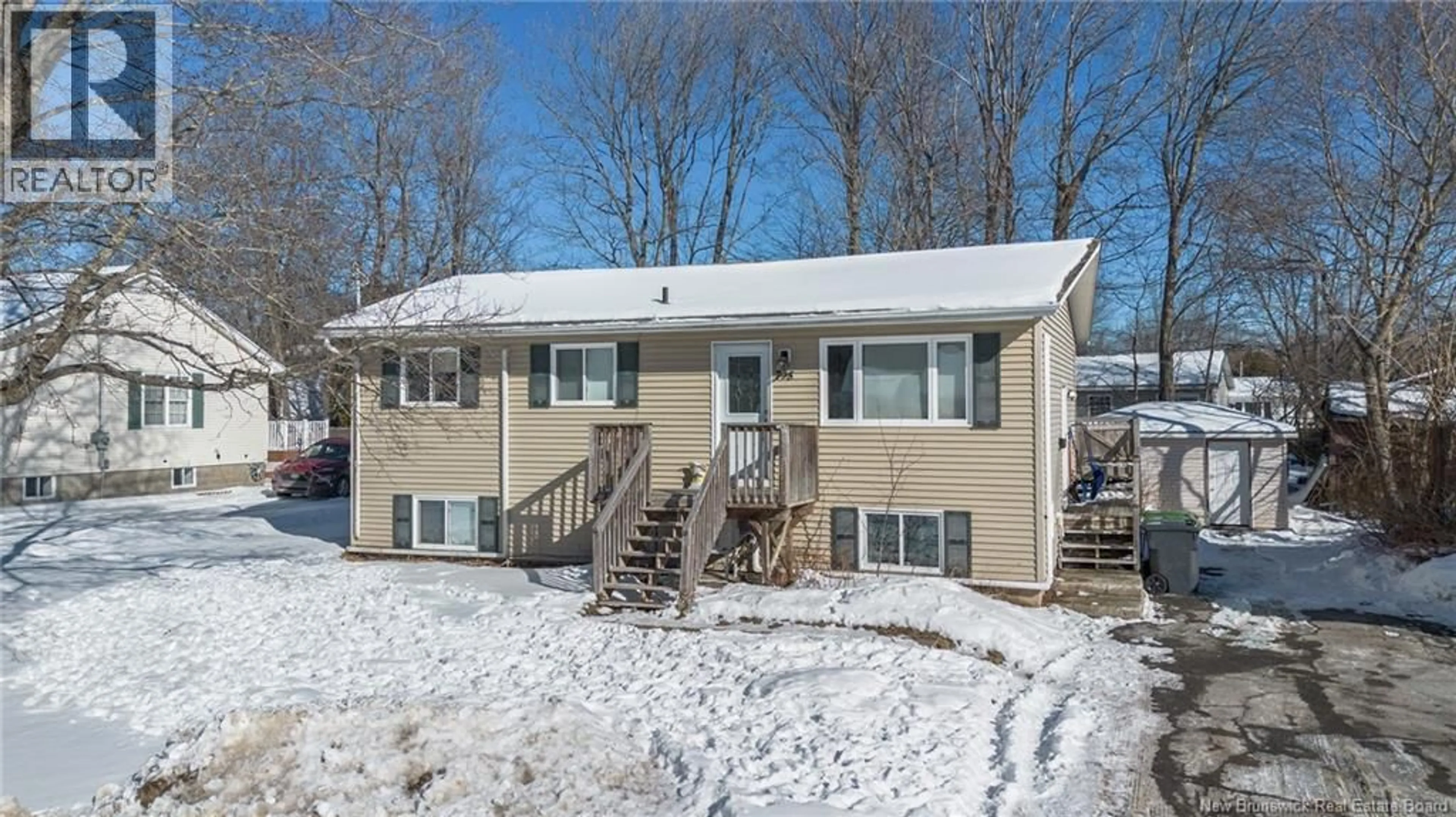 Home with vinyl exterior material, street for 795 IRVINE STREET, Fredericton New Brunswick E3A3E6