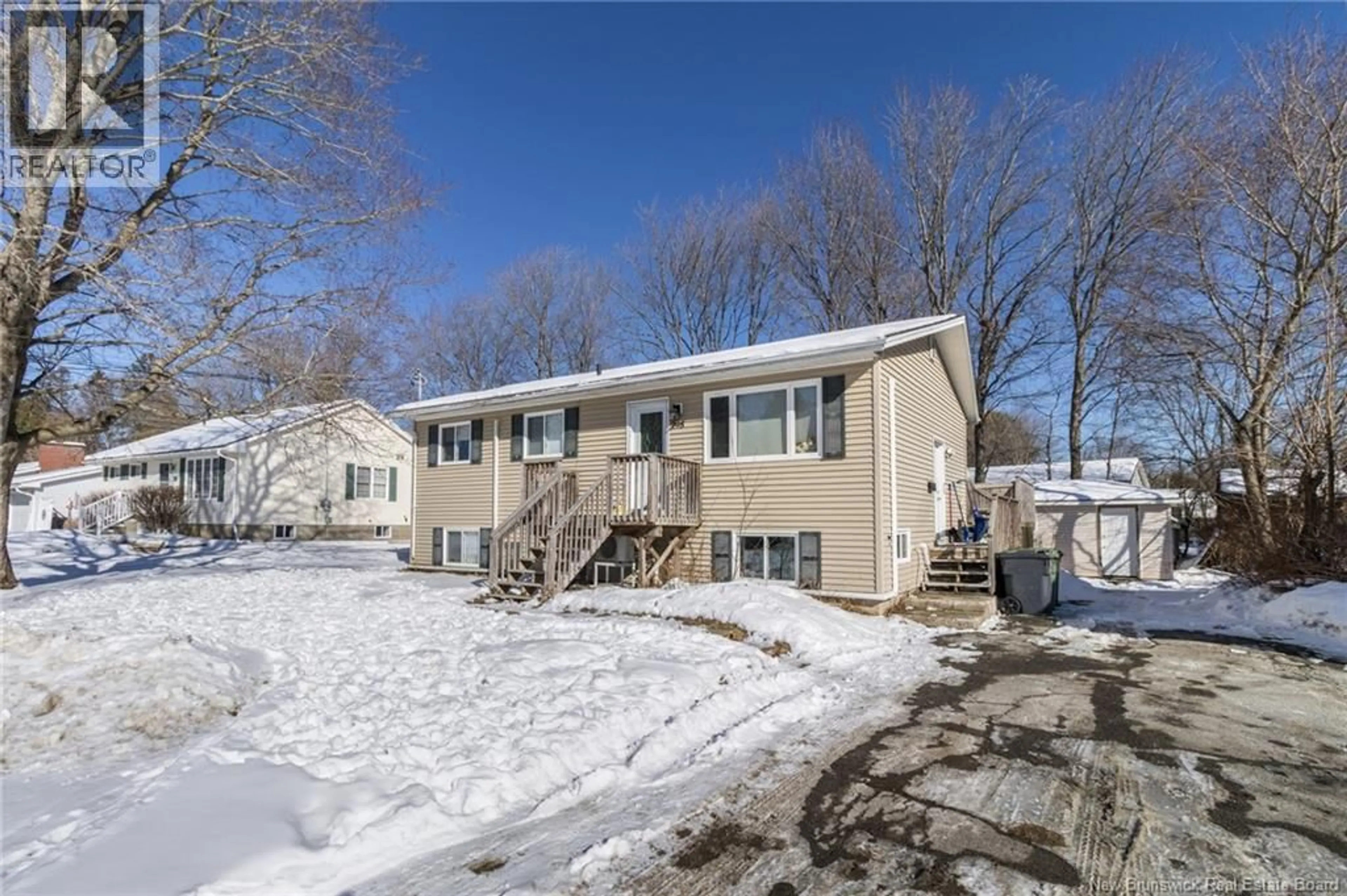 Home with vinyl exterior material, street for 795 IRVINE STREET, Fredericton New Brunswick E3A3E6