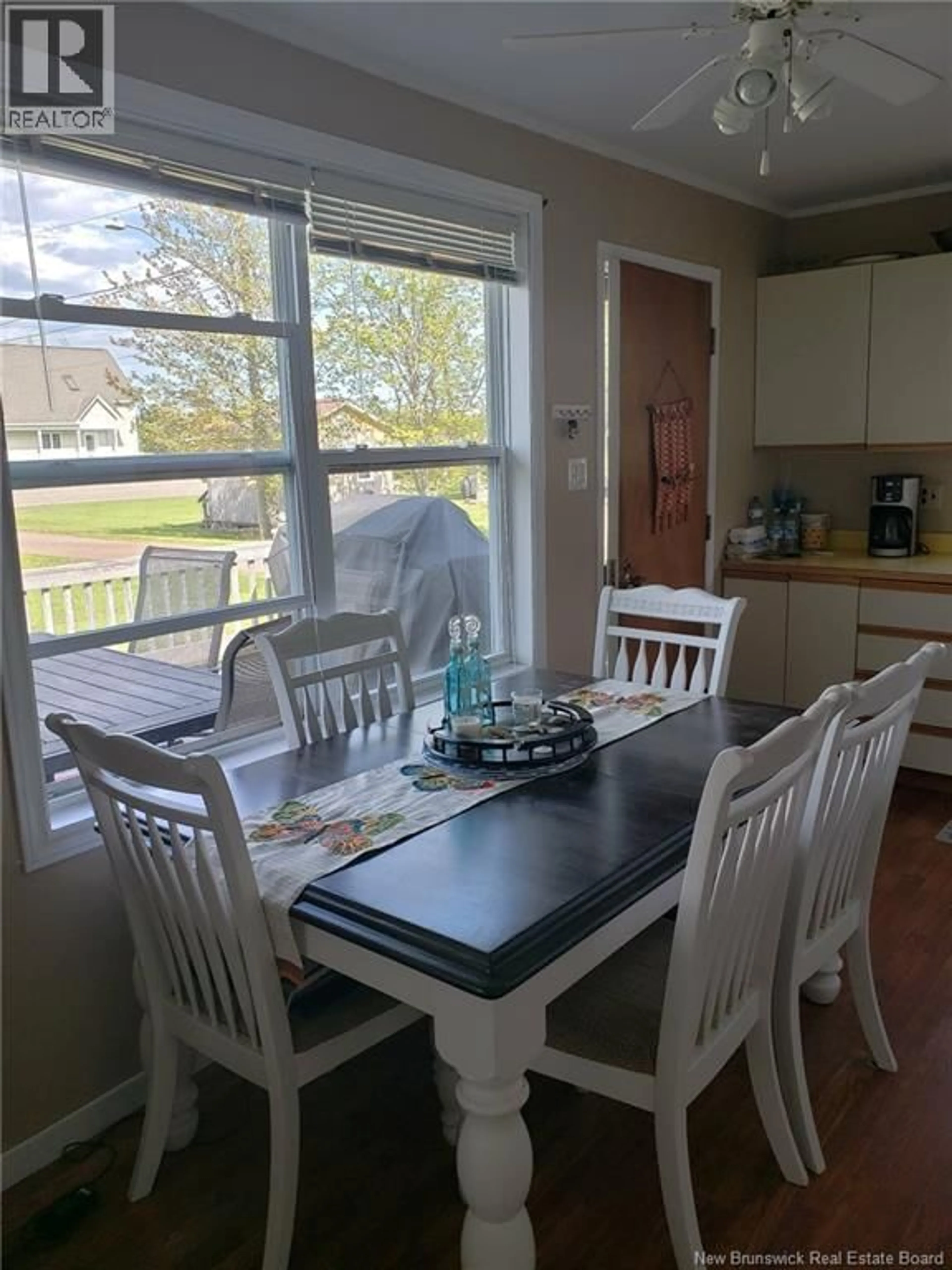 Dining room, wood/laminate floor for 12 ALLISON LANE, Pointe-Du-Chêne New Brunswick E4P5K7