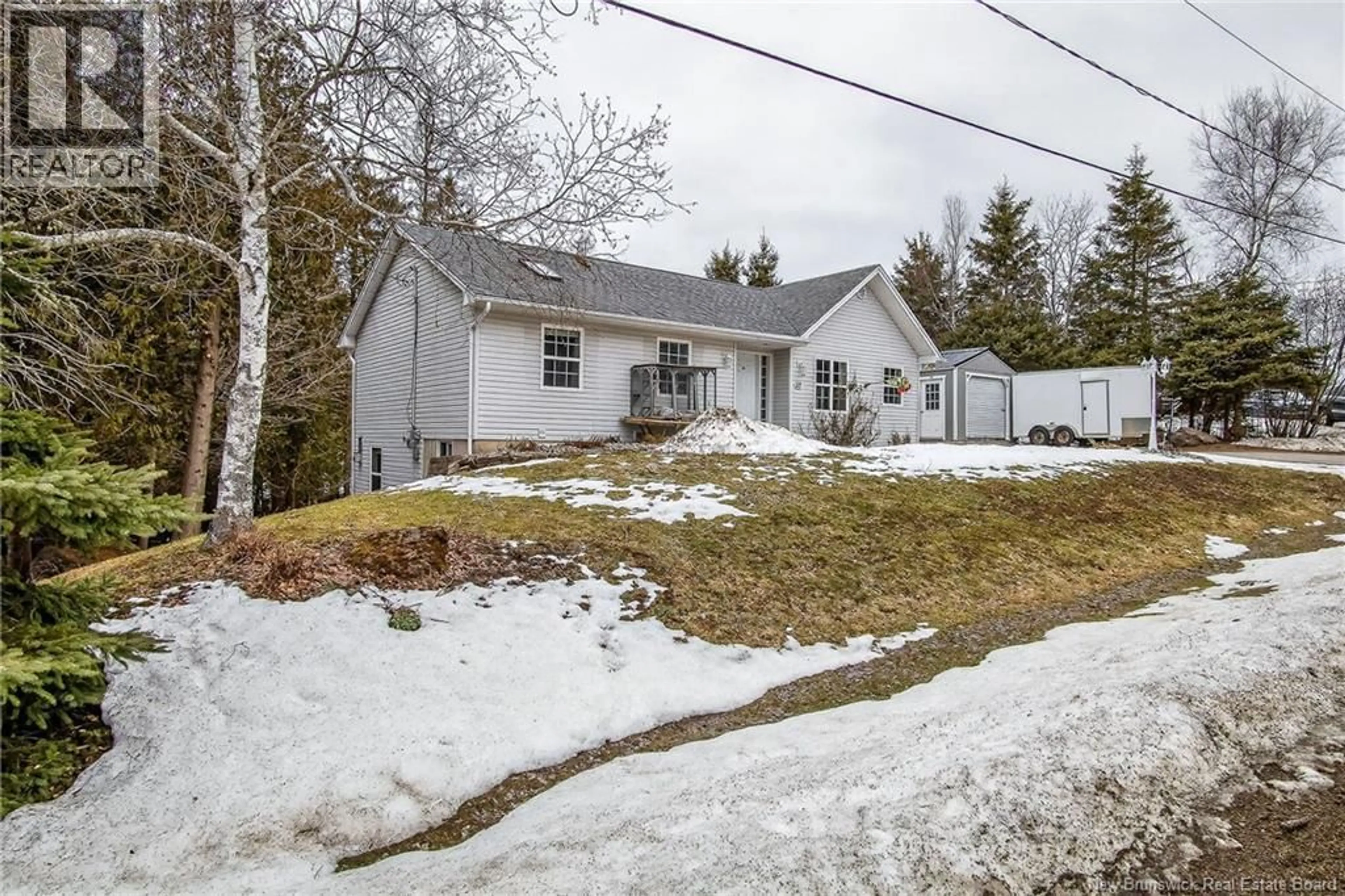 A pic from outside/outdoor area/front of a property/back of a property/a pic from drone, street for 37 HILLTOP, Hampton New Brunswick E5N5P1