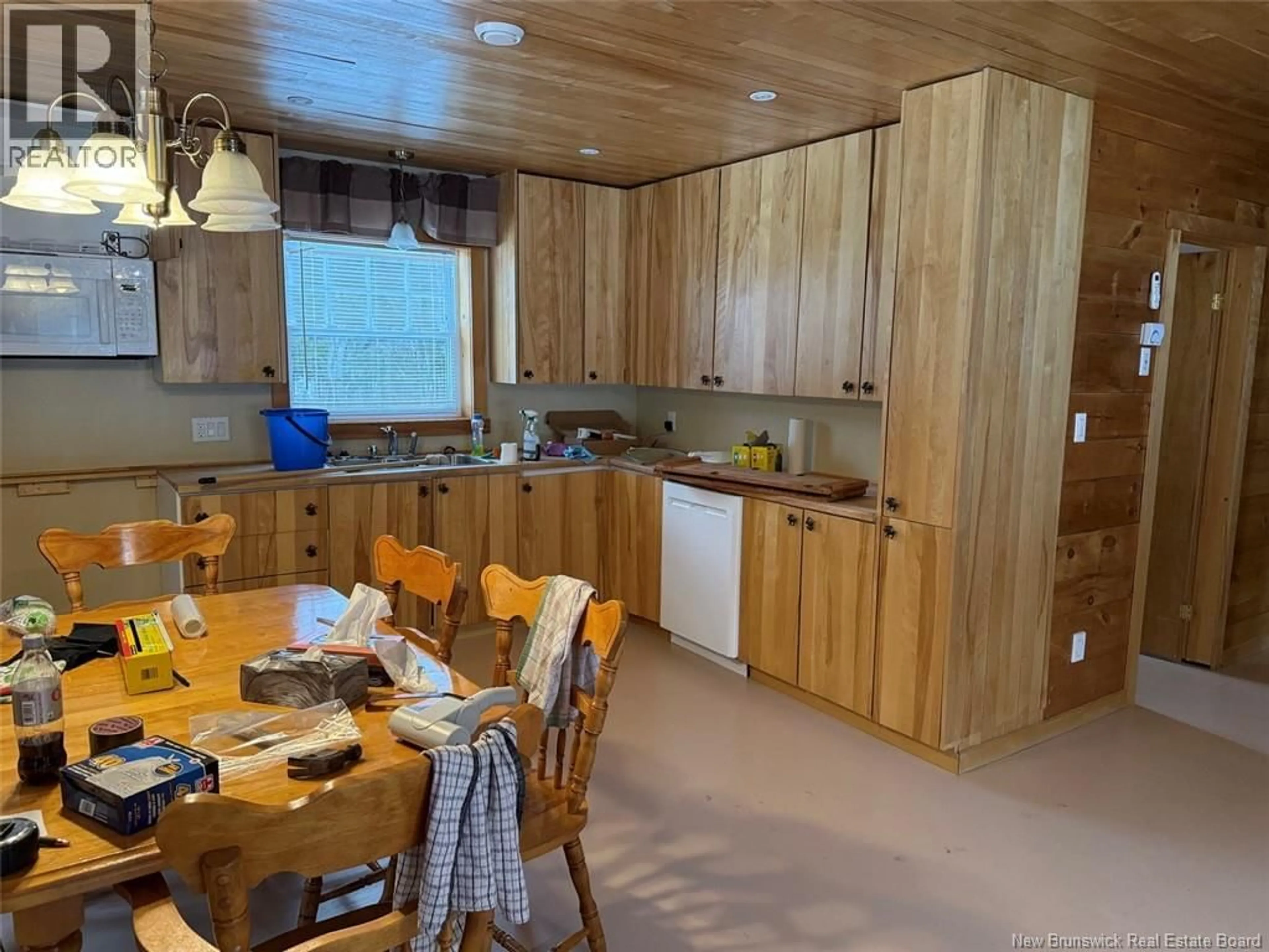 Standard kitchen, wood/laminate floor for 786 MGR MARTIN OUEST ROAD, Saint-Quentin New Brunswick E8A2E5