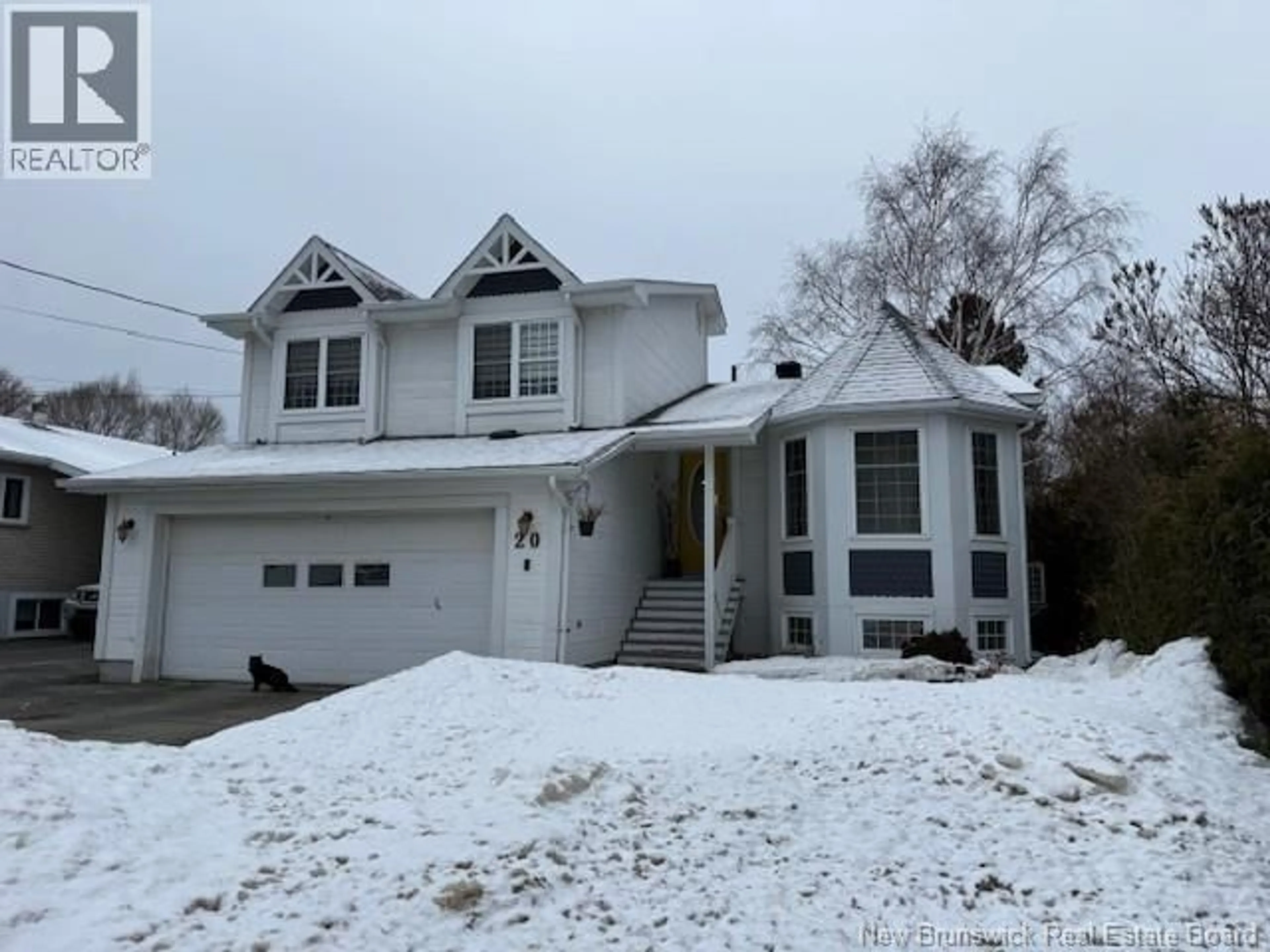 Home with vinyl exterior material, street for 20 QUEEN STREET, Campbellton New Brunswick E3N1W8