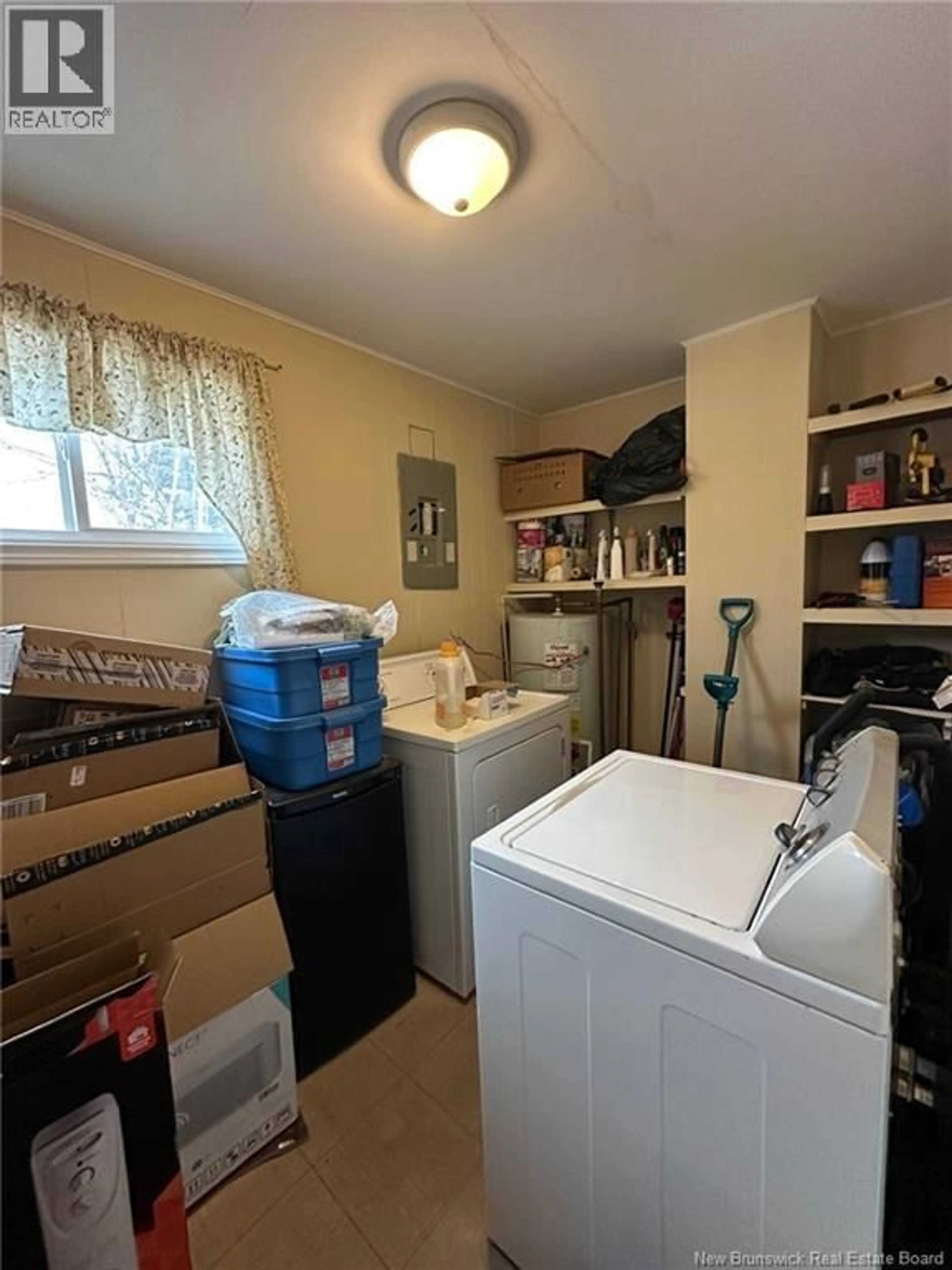 Kitchen with laundary machines, unknown for 40 1/2 - 40 HURON AVENUE, Fredericton New Brunswick E3A1J7