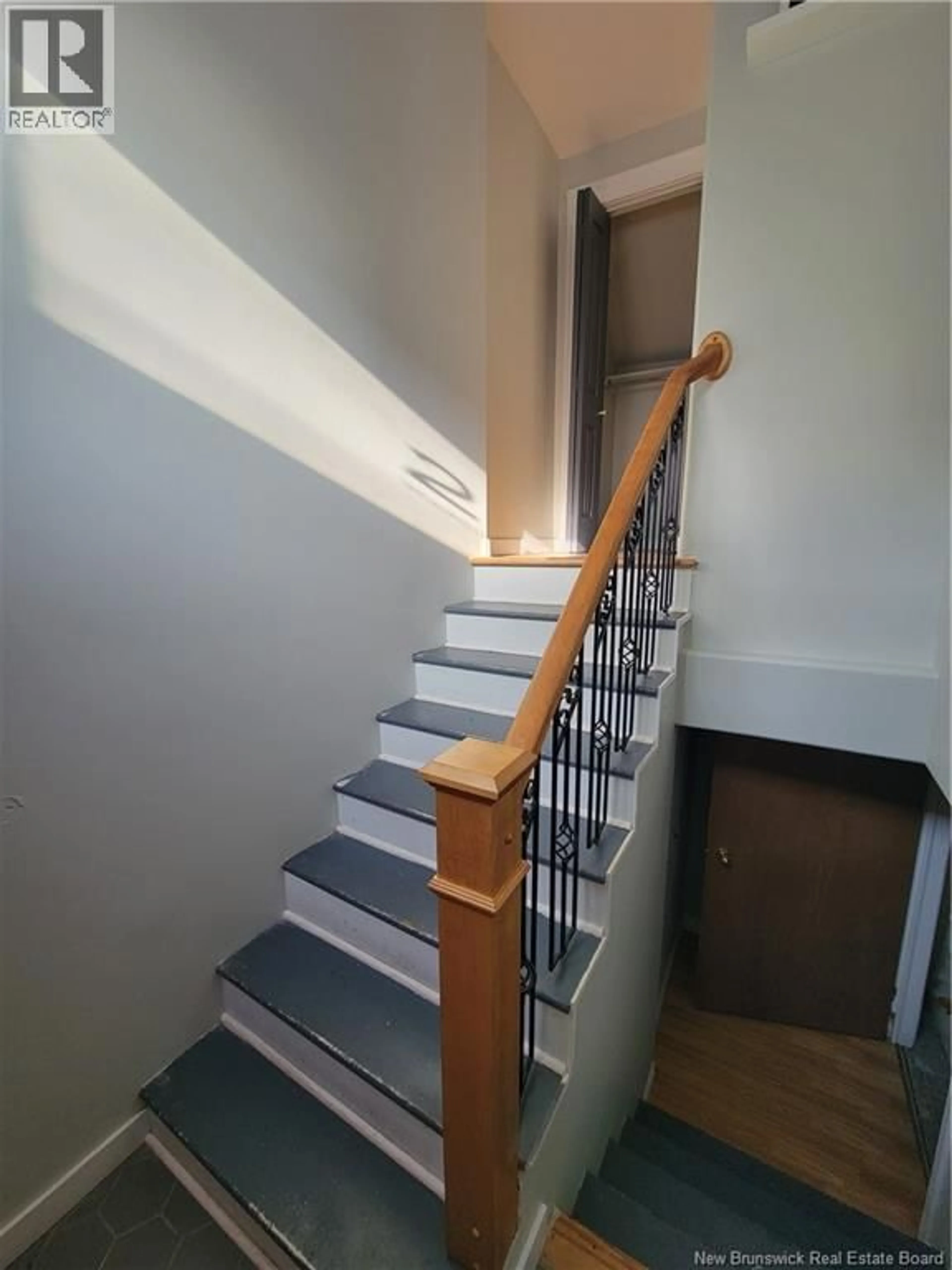 Stairs for 25 HARDING STREET, Saint John New Brunswick E2L1T5