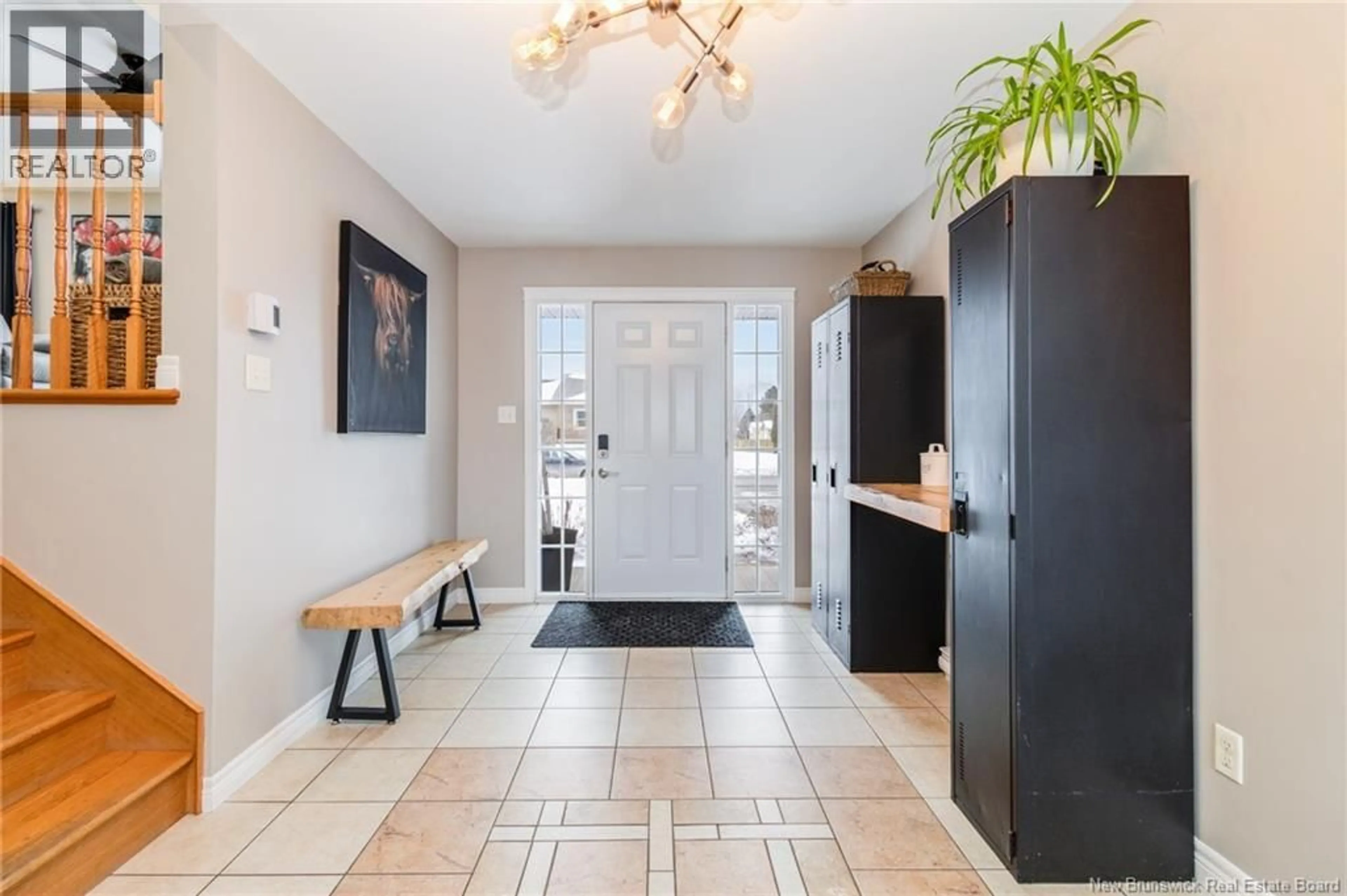 Indoor entryway for 1 HALLIHAN DRIVE, Oromocto New Brunswick E2V0C1