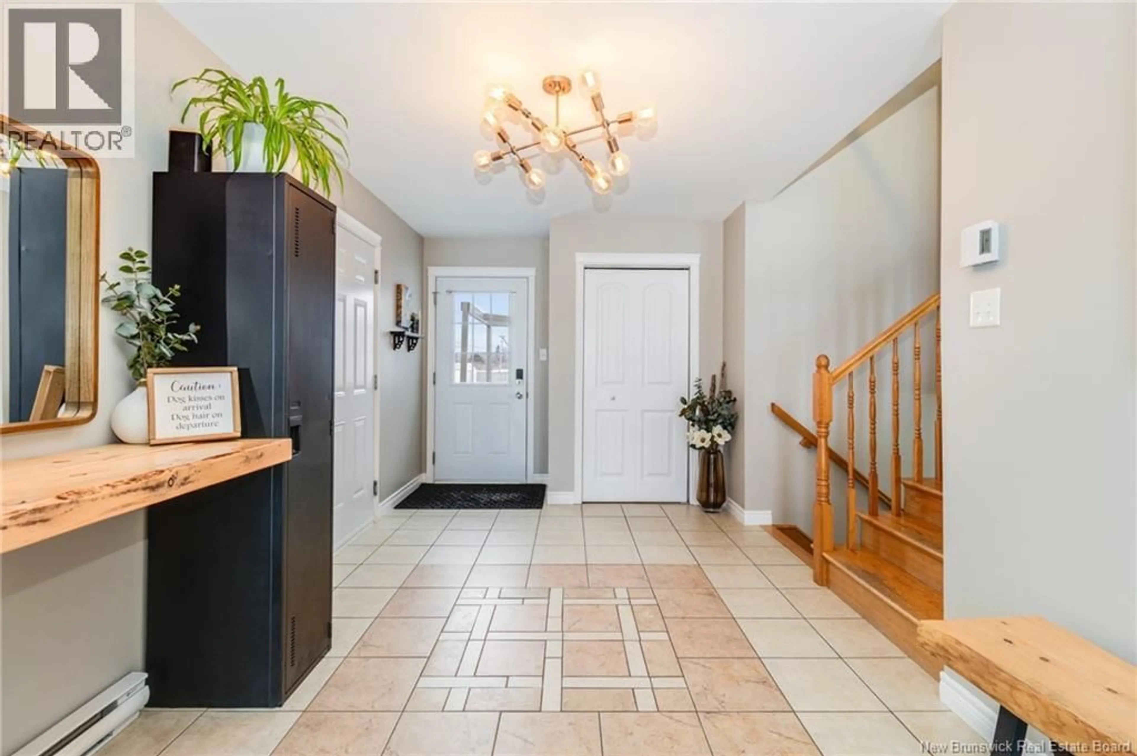 Indoor entryway for 1 HALLIHAN DRIVE, Oromocto New Brunswick E2V0C1