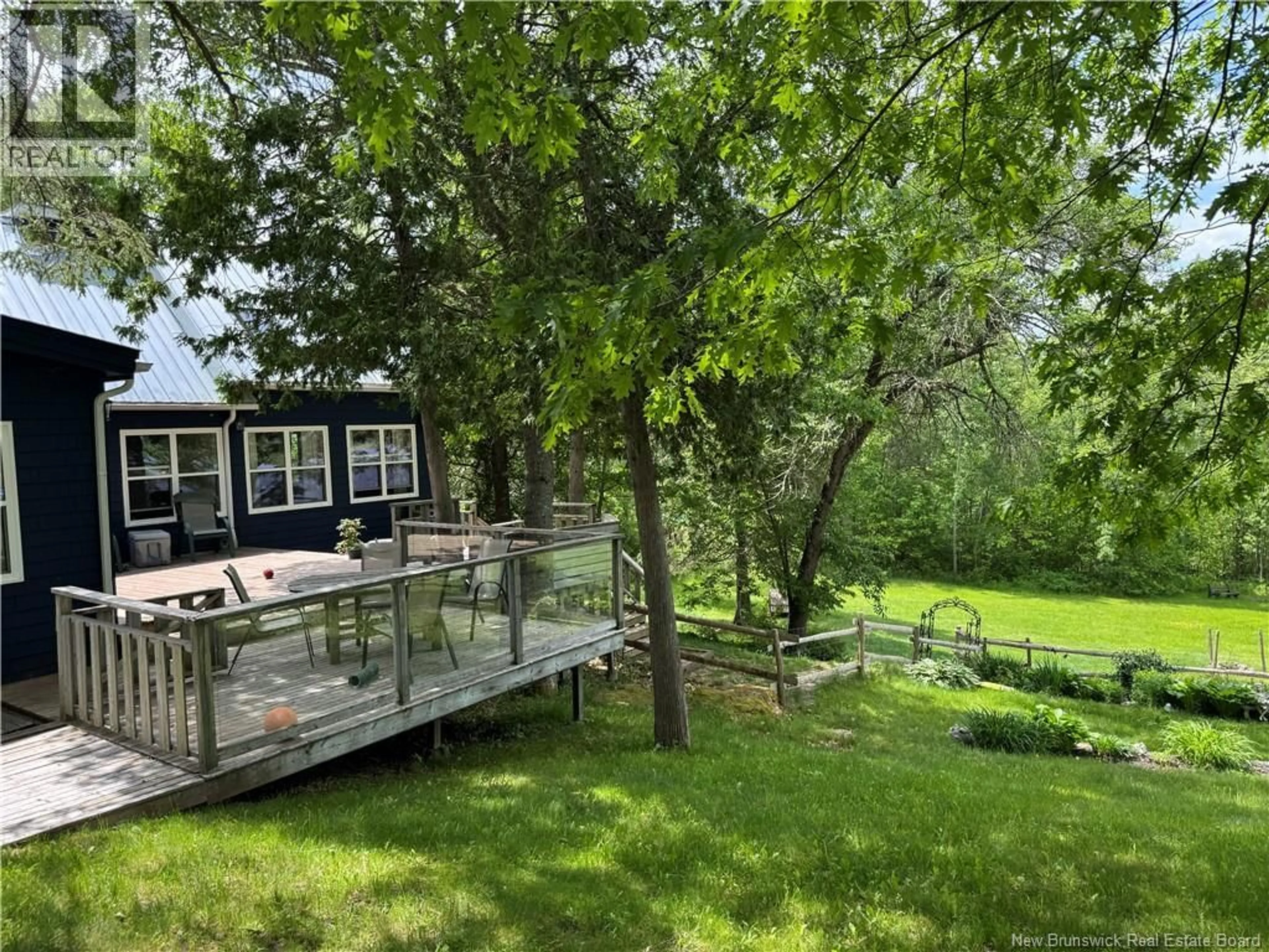 A pic from outside/outdoor area/front of a property/back of a property/a pic from drone, water/lake/river/ocean view for 1588 SCENIC NARROWS BOULEVARD, Cambridge-Narrows New Brunswick E4C2P2