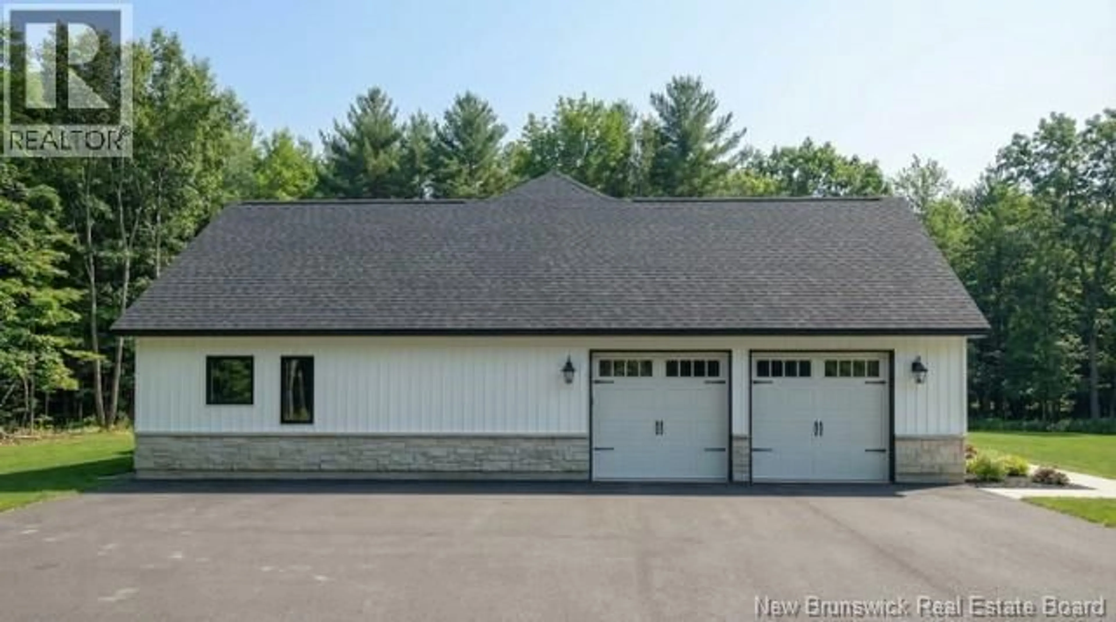 Indoor garage for 1A IRVINE STREET, Oromocto New Brunswick E2V3N4