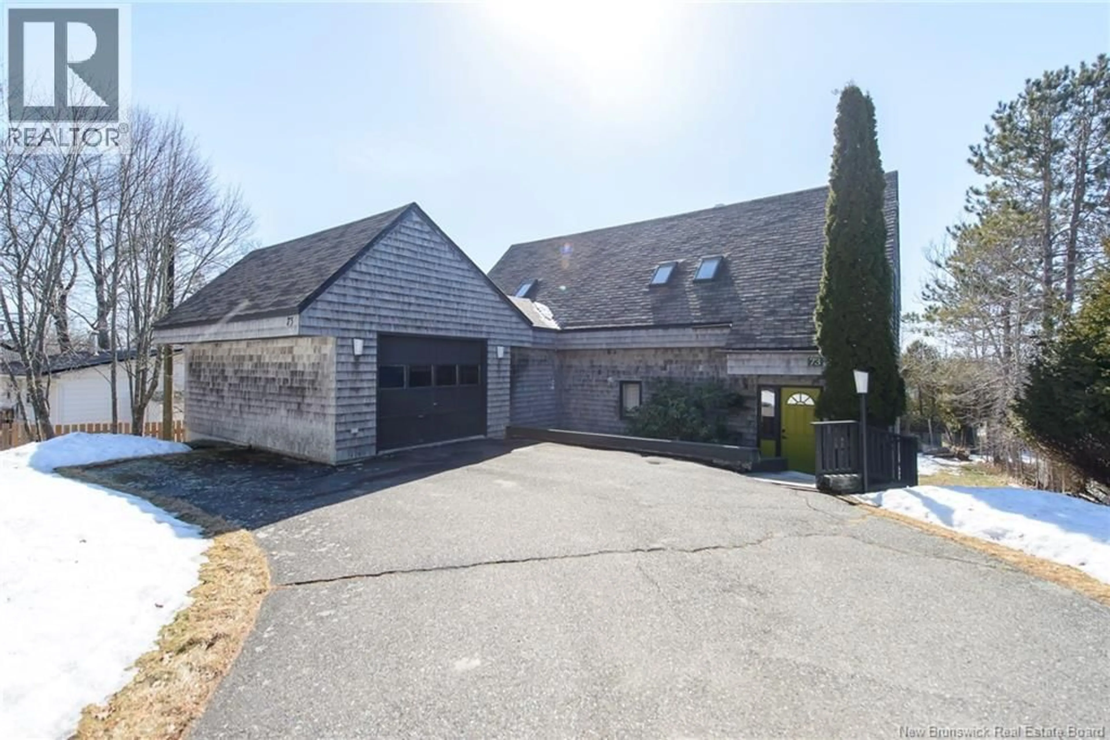 A pic from outside/outdoor area/front of a property/back of a property/a pic from drone, street for 73 PARR STREET, Saint Andrews New Brunswick E5B1K6