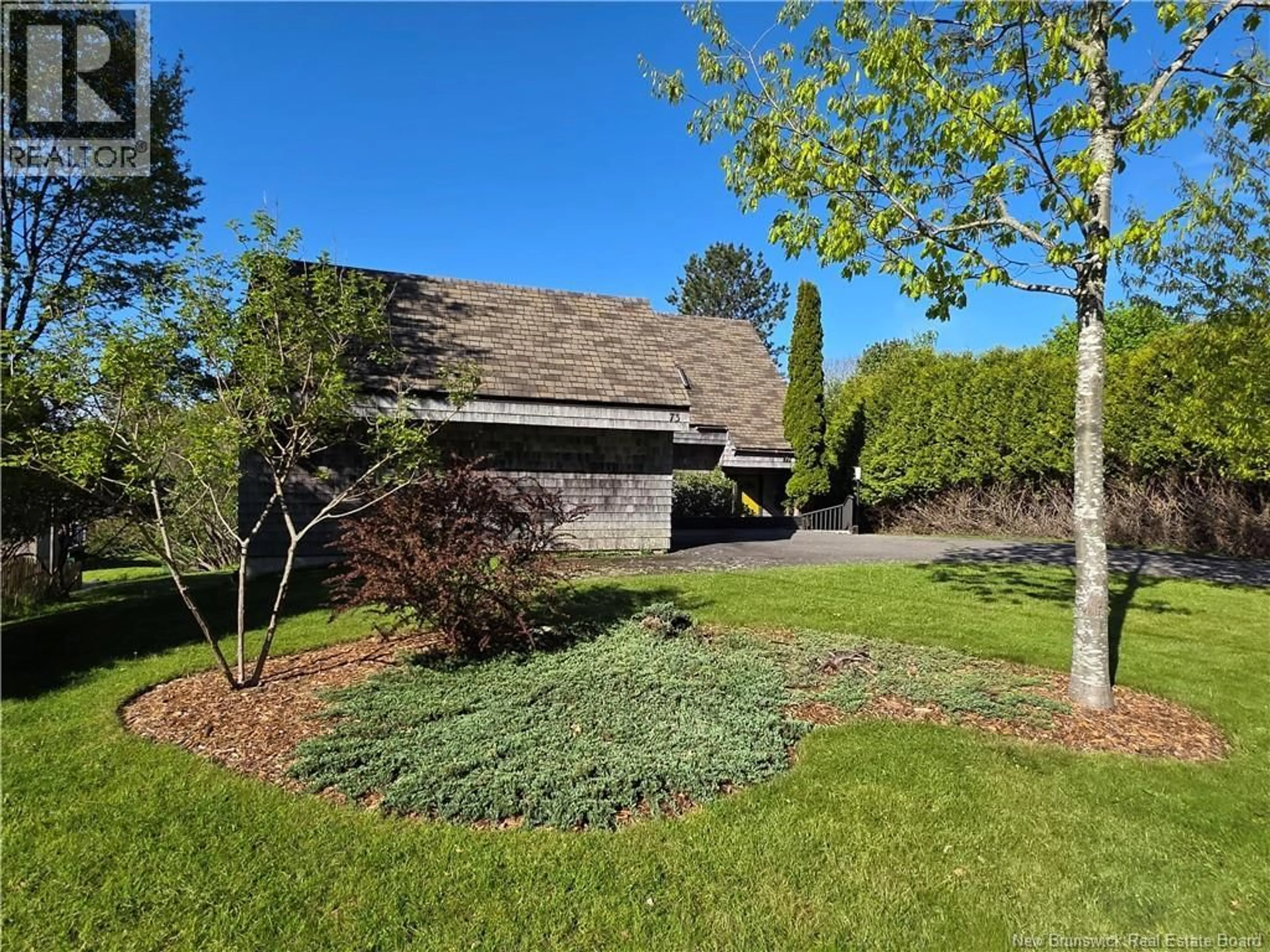 A pic from outside/outdoor area/front of a property/back of a property/a pic from drone, street for 73 PARR STREET, Saint Andrews New Brunswick E5B1K6